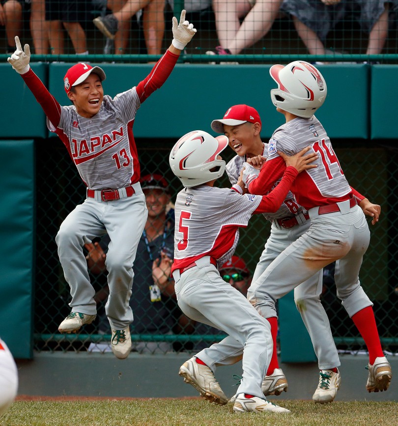 japan-beats-lufkin-texas-12-2-for-little-league-world-series-title