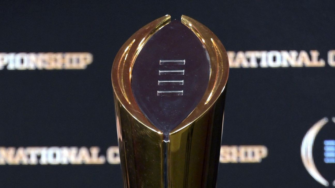 College Football Bowl Game Schedule For 2021 22 Dates Times Matchups