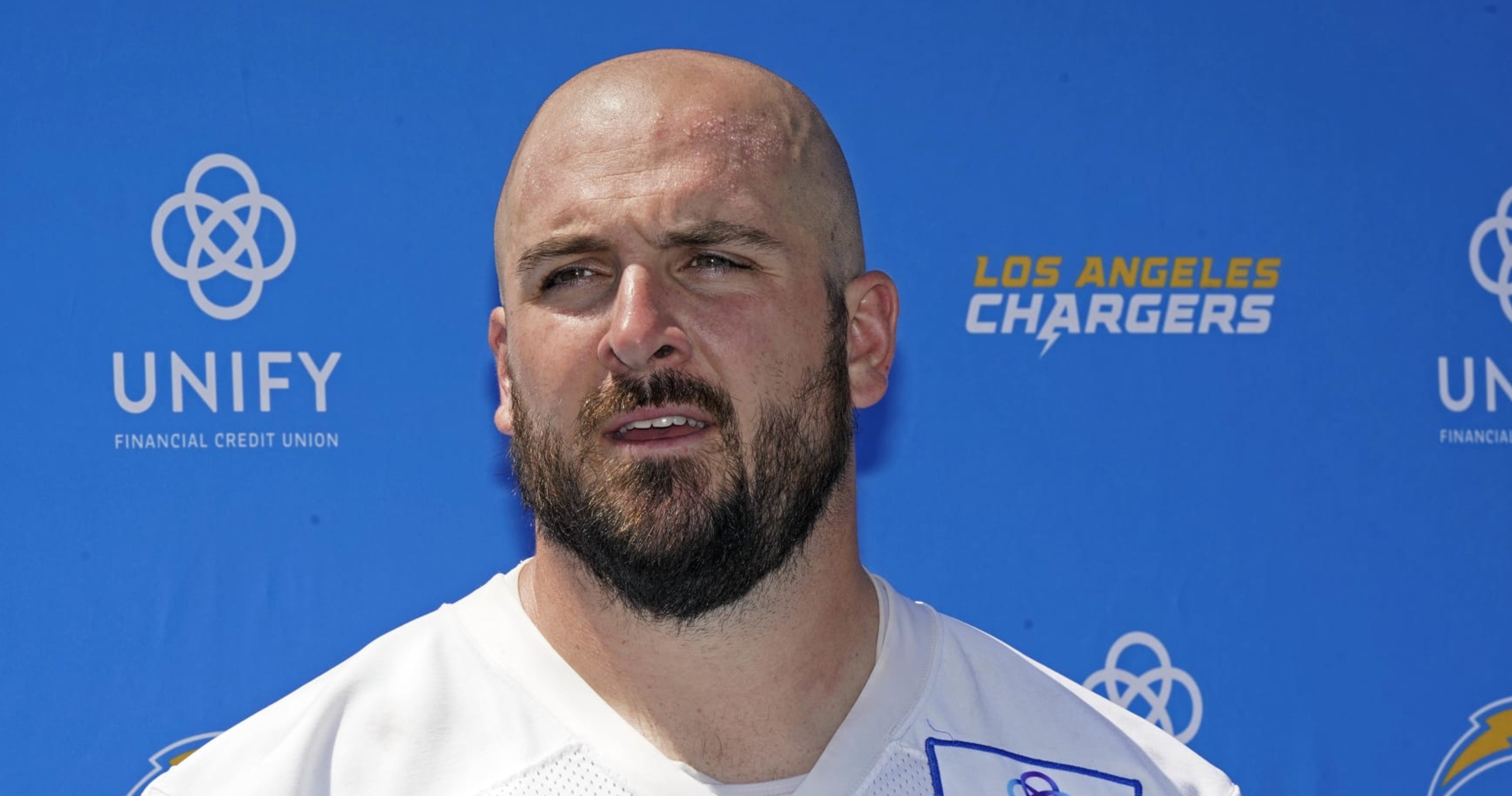 Chargers center Corey Linsley to be placed on injured reserve with