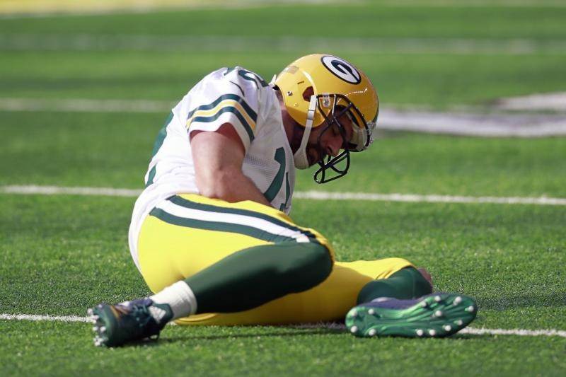 Aaron Rodgers Placed on Injured Reserve with Collarbone Injury