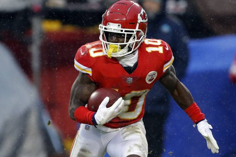 Chiefs' Tyreek Hill Releases Statement After NFL Decides Not to Suspend Him