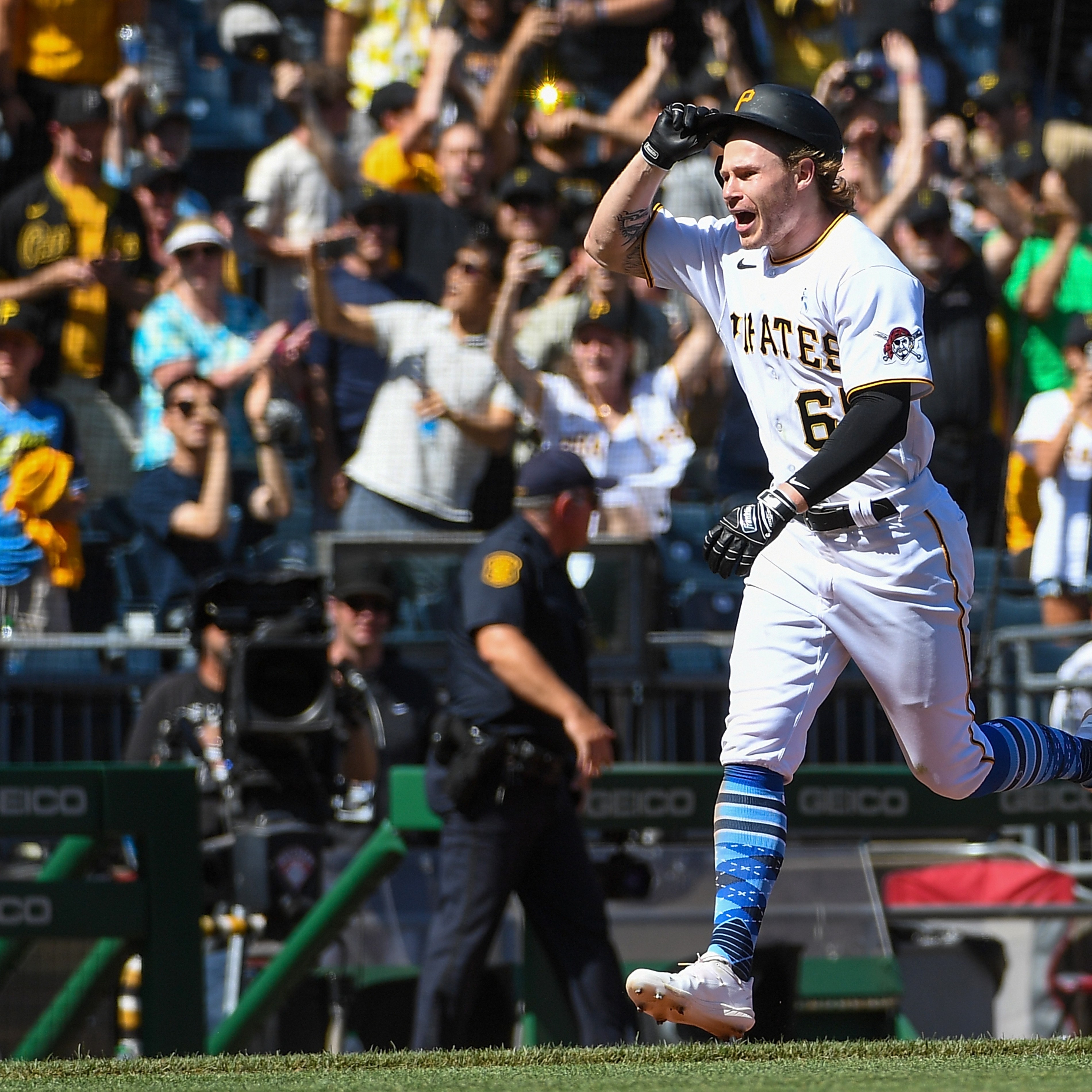 Pirates' Jack Suwinski 1st MLB Rookie with 3Home Run Game That