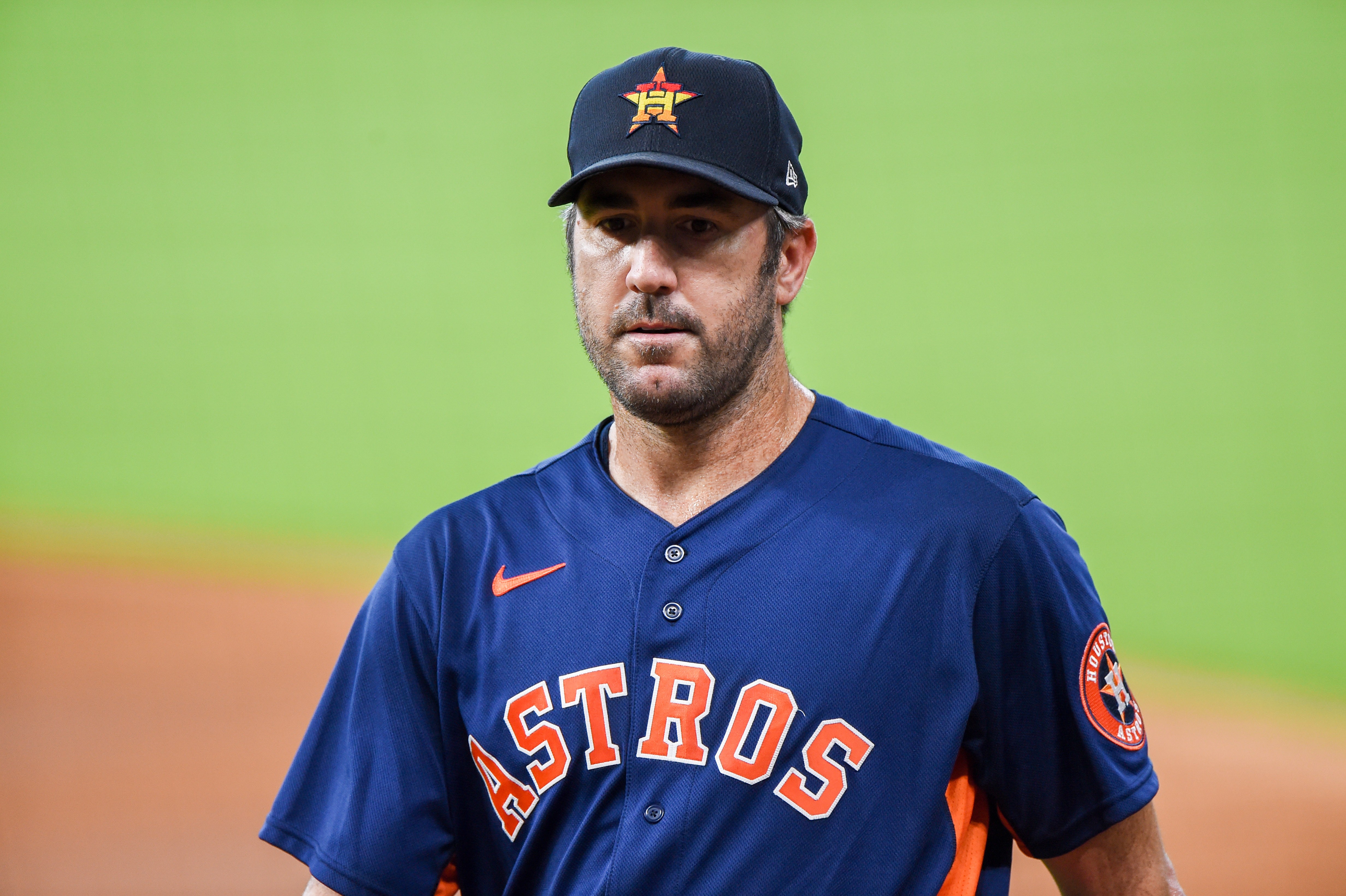 How Justin Verlander's $25M Contract Impacts Astros' Payroll For 2022 ...