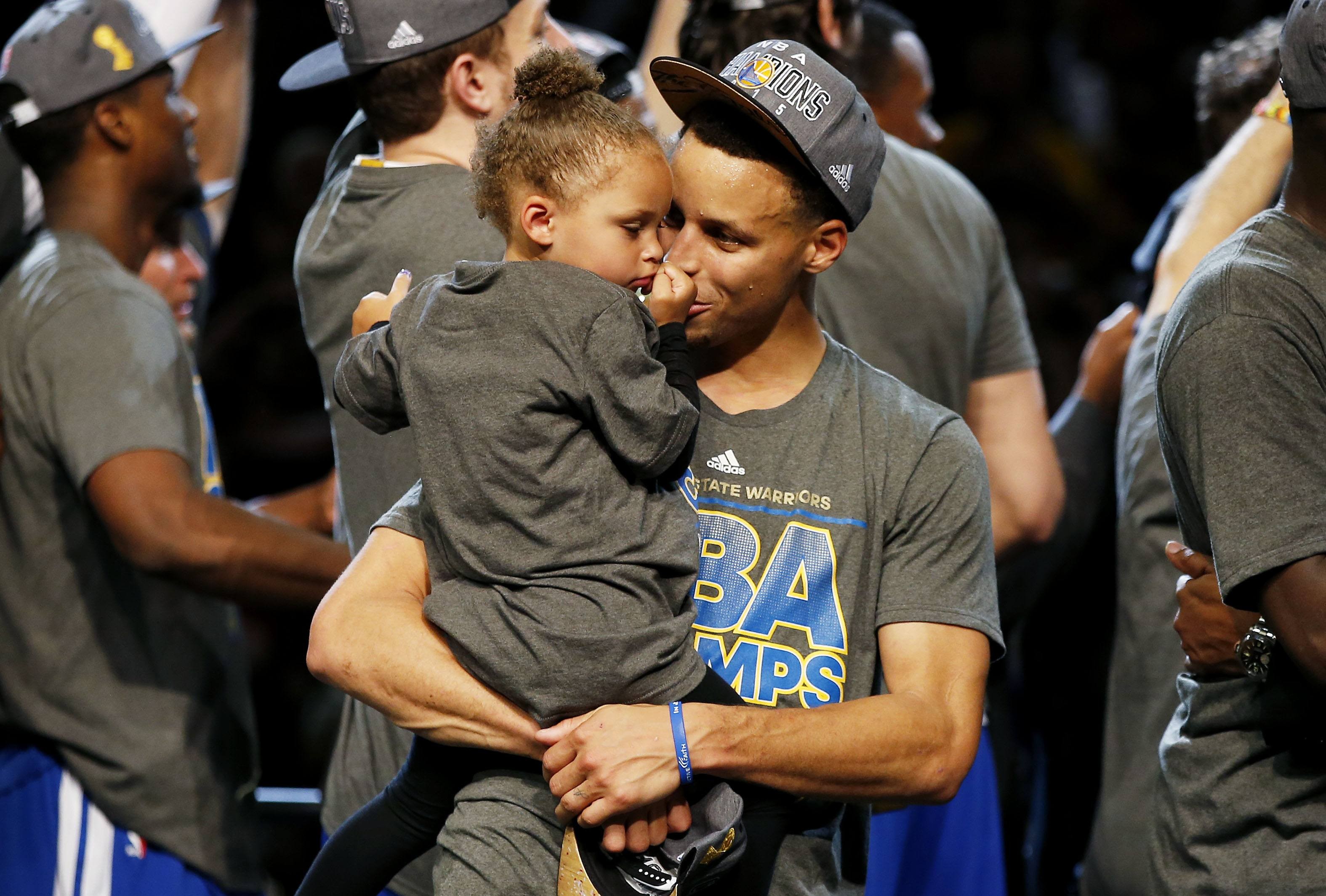 Watch: Stephen Curry, Daughter Riley Promote New Infiniti Technology