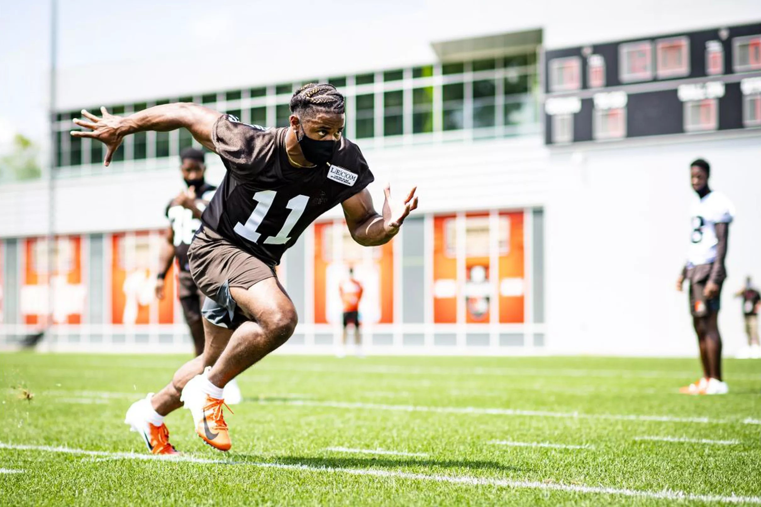 Browns Thrive On Offseason Drama—But Will The Wins Ever Follow? - hhksci7