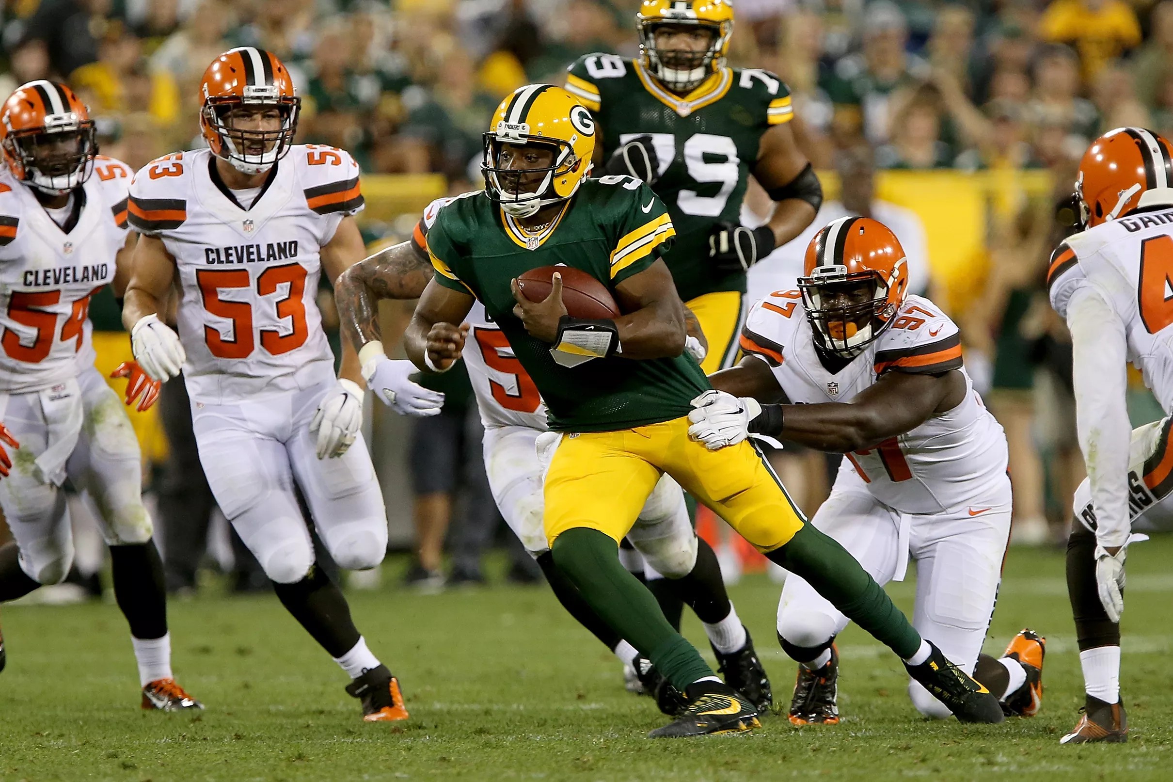 Discuss the 1st quarter of Browns vs. Packers live.