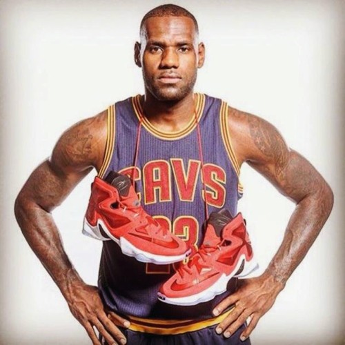 LeBron James, Nike agree on lifetime contract