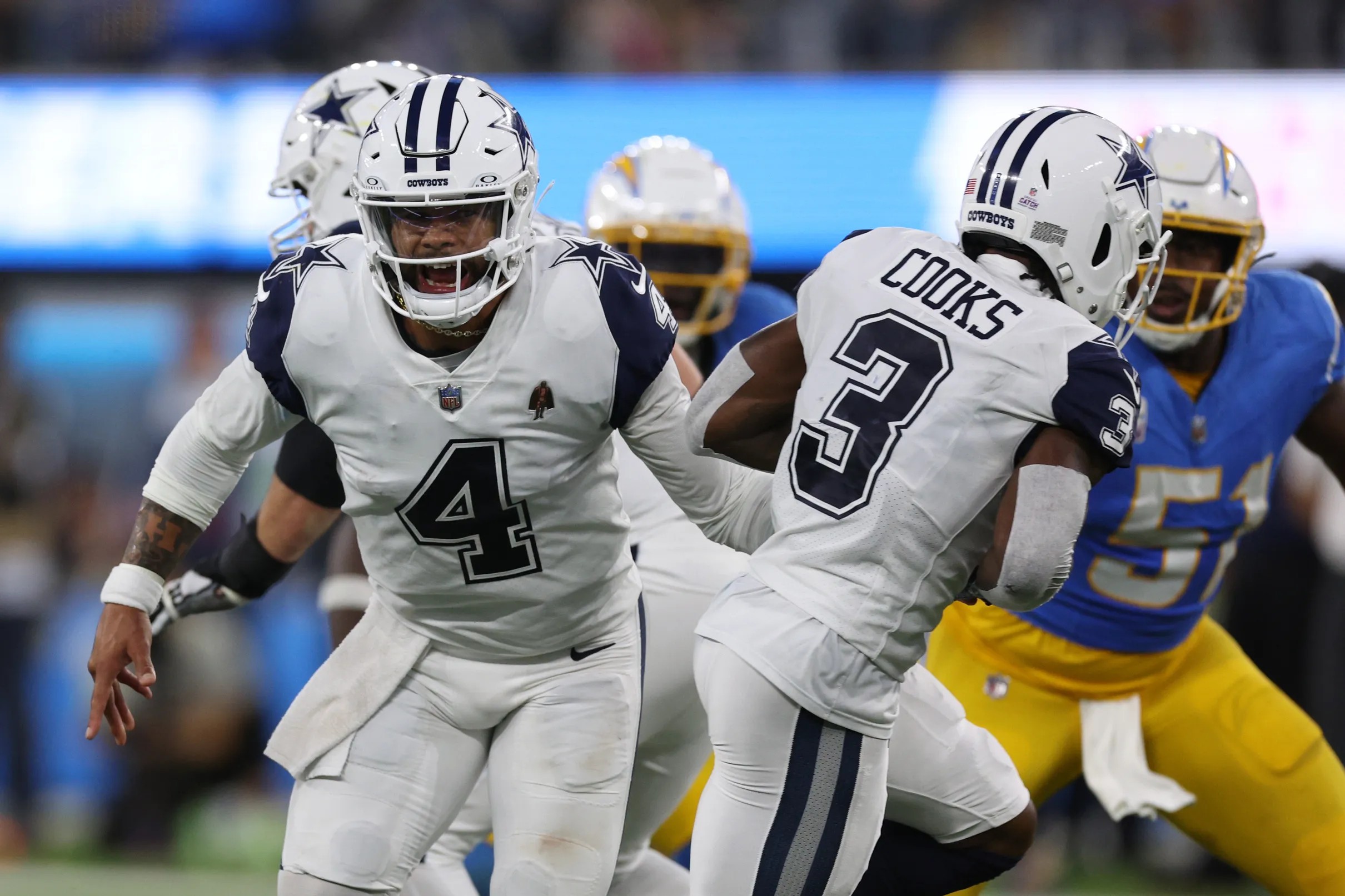 As time passes, Cowboys contract with Ezekiel Elliott looks even worse -  Blogging The Boys