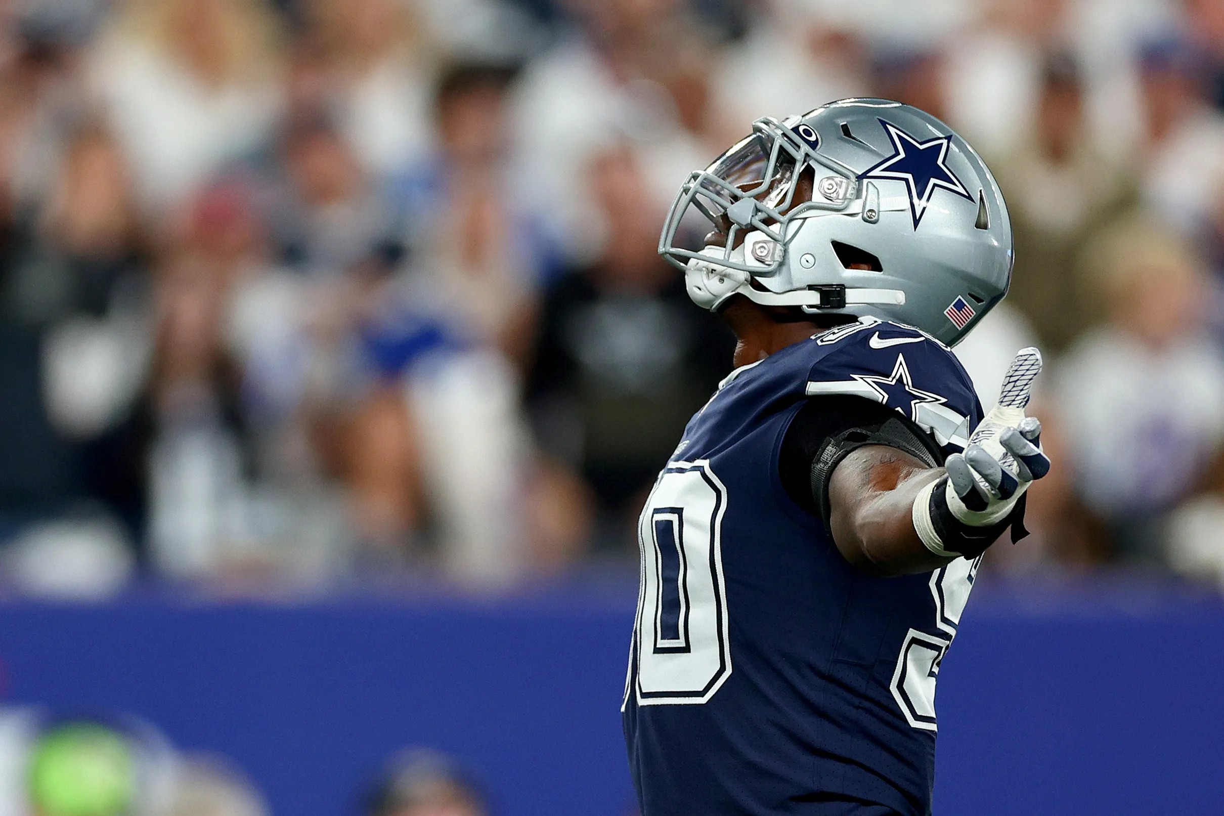 In The Trenches: DeMarcus Lawrence Leading The Way; Jason Peters Makes ...