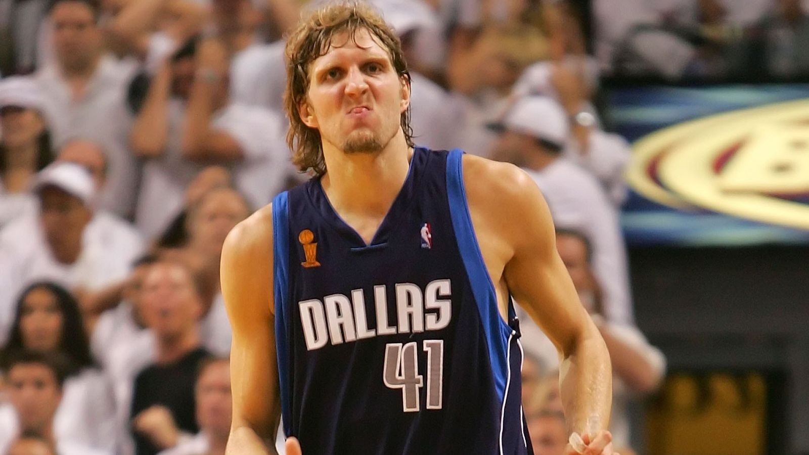 3,144 Dirk Nowitzki 2006 Stock Photos, High-Res Pictures, and