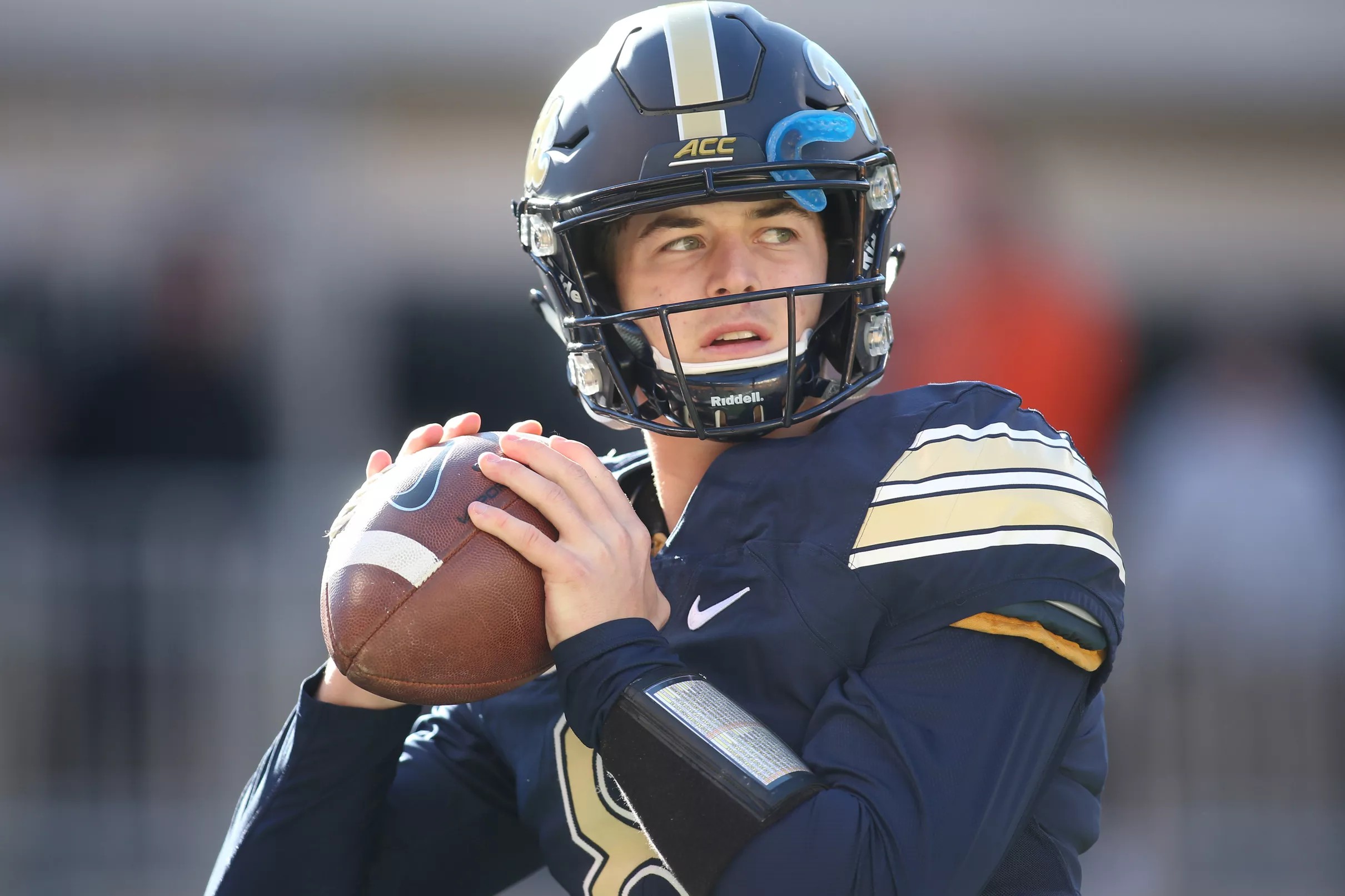 In first career start, Pitt quarterback Kenny Pickett delivers in win