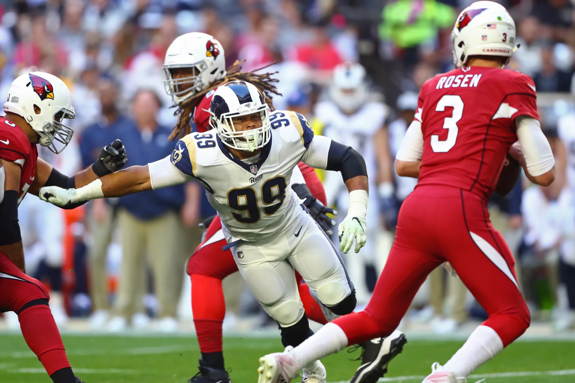Aaron Donald sets NFL sack record for defensive tackles