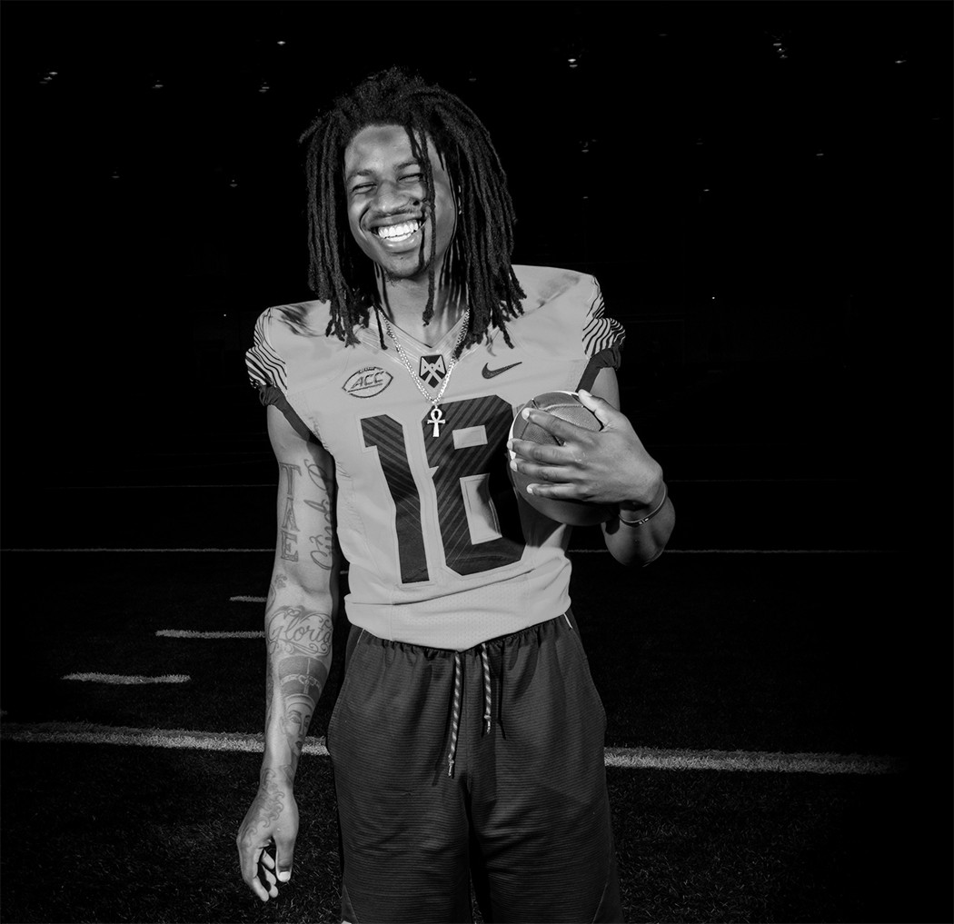 After finishing the 2017 season with 1 good arm, Scoop Bradshaw is back to his old self