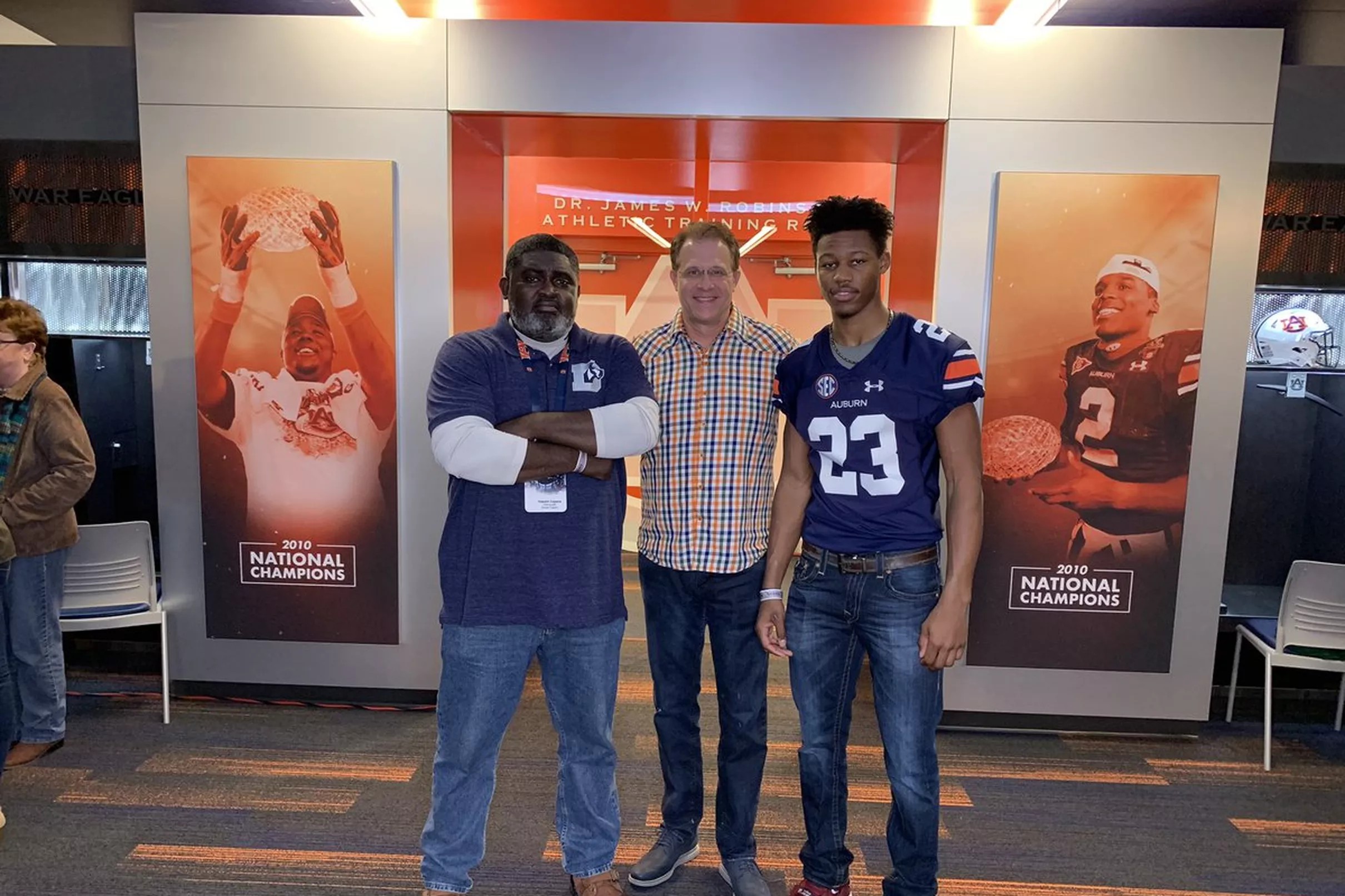 Boom! Auburn Lands 4Star Wide Receiver Ze’Vian Capers!