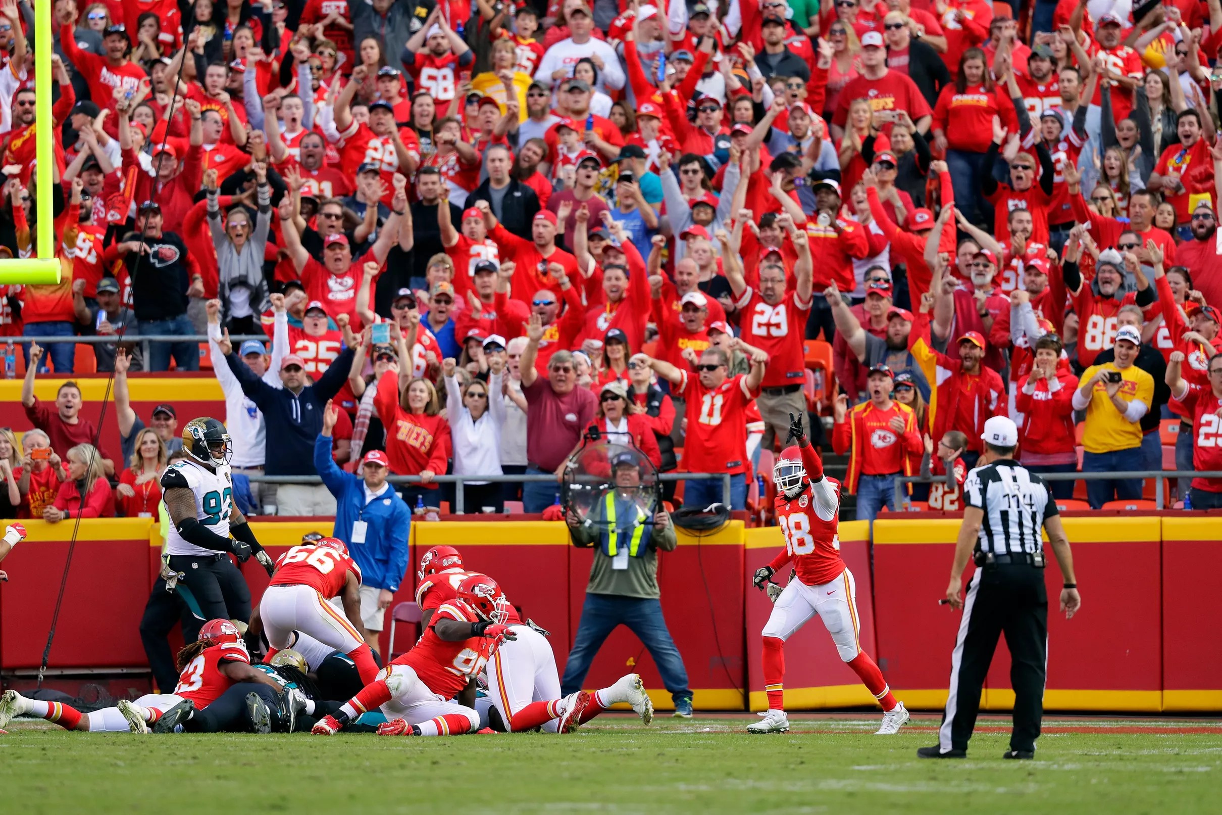 What Teams Are Playing The Monday Night Football Game