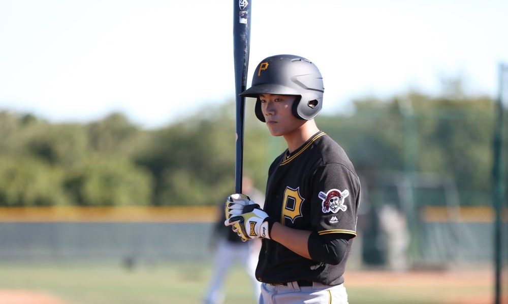 PennsylvAsia: Pirates sign 18-year-old Korean shortstop Ji-Hwan Bae.