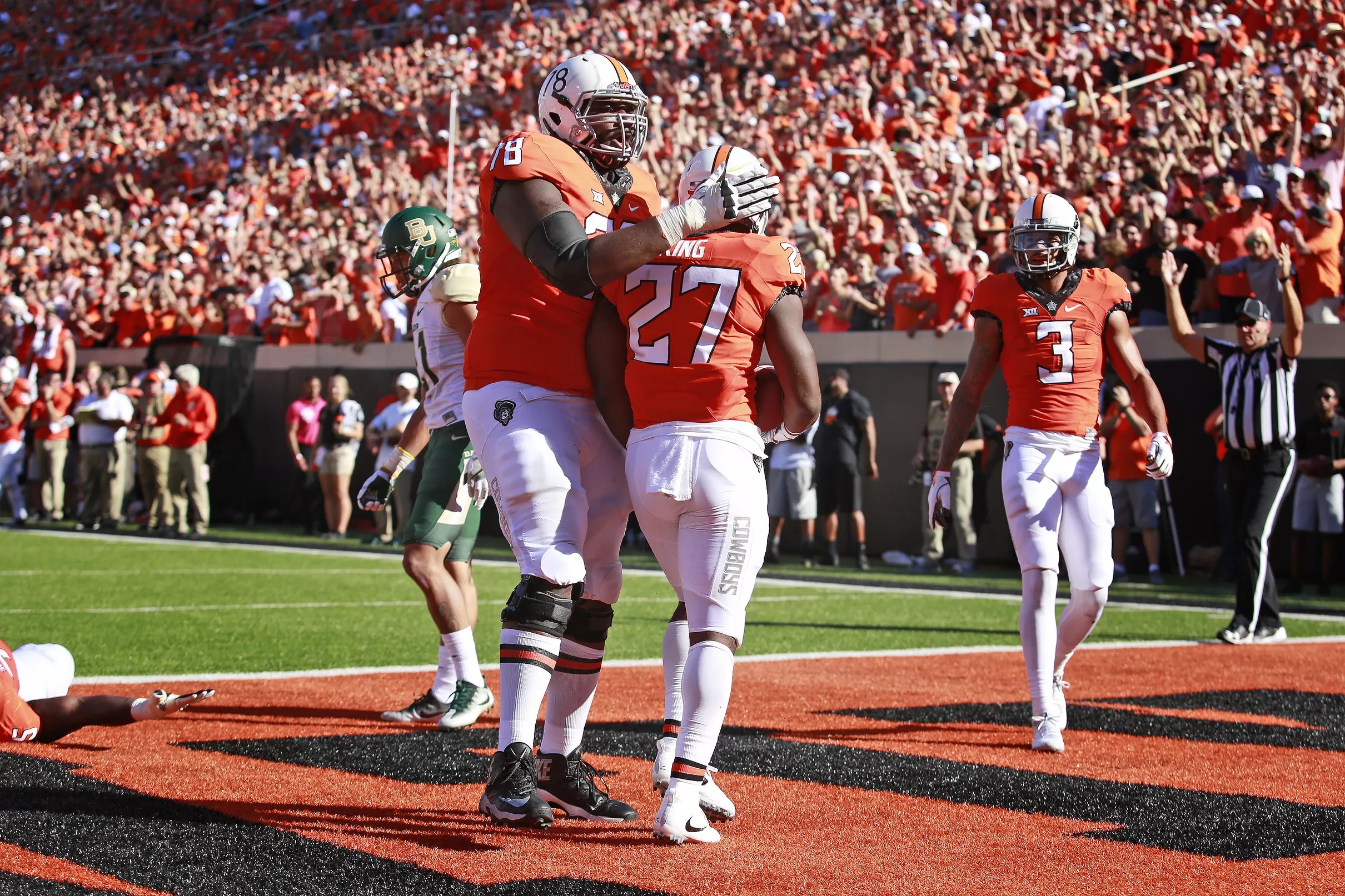 Bowl chat Aaron Cochran in his final college game