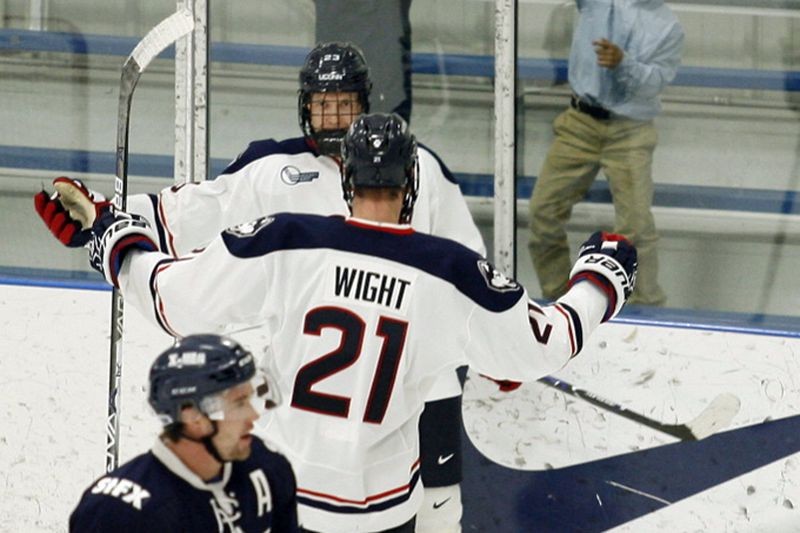 Large Senior Class Leading The Way For Uconn Hockey In 2017 18