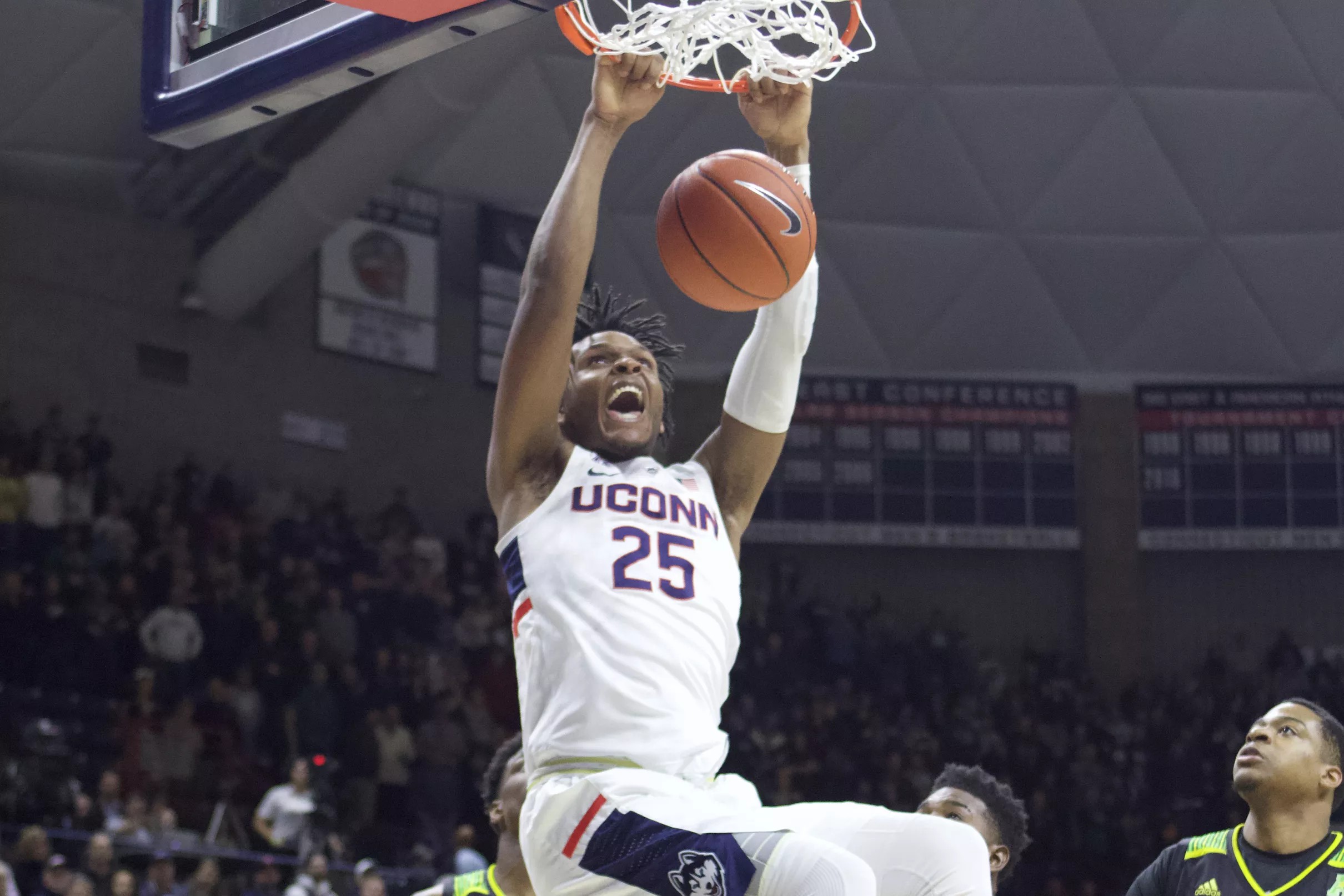 Uconn Mens Basketball Grinds Out Tight Win Over Usf