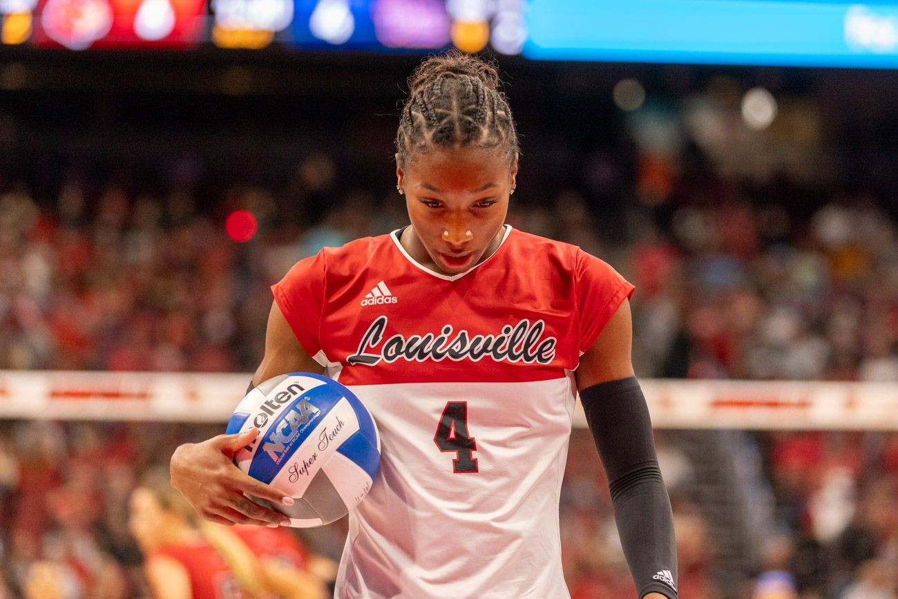 Louisville Volleyball storms back against Pittsburgh