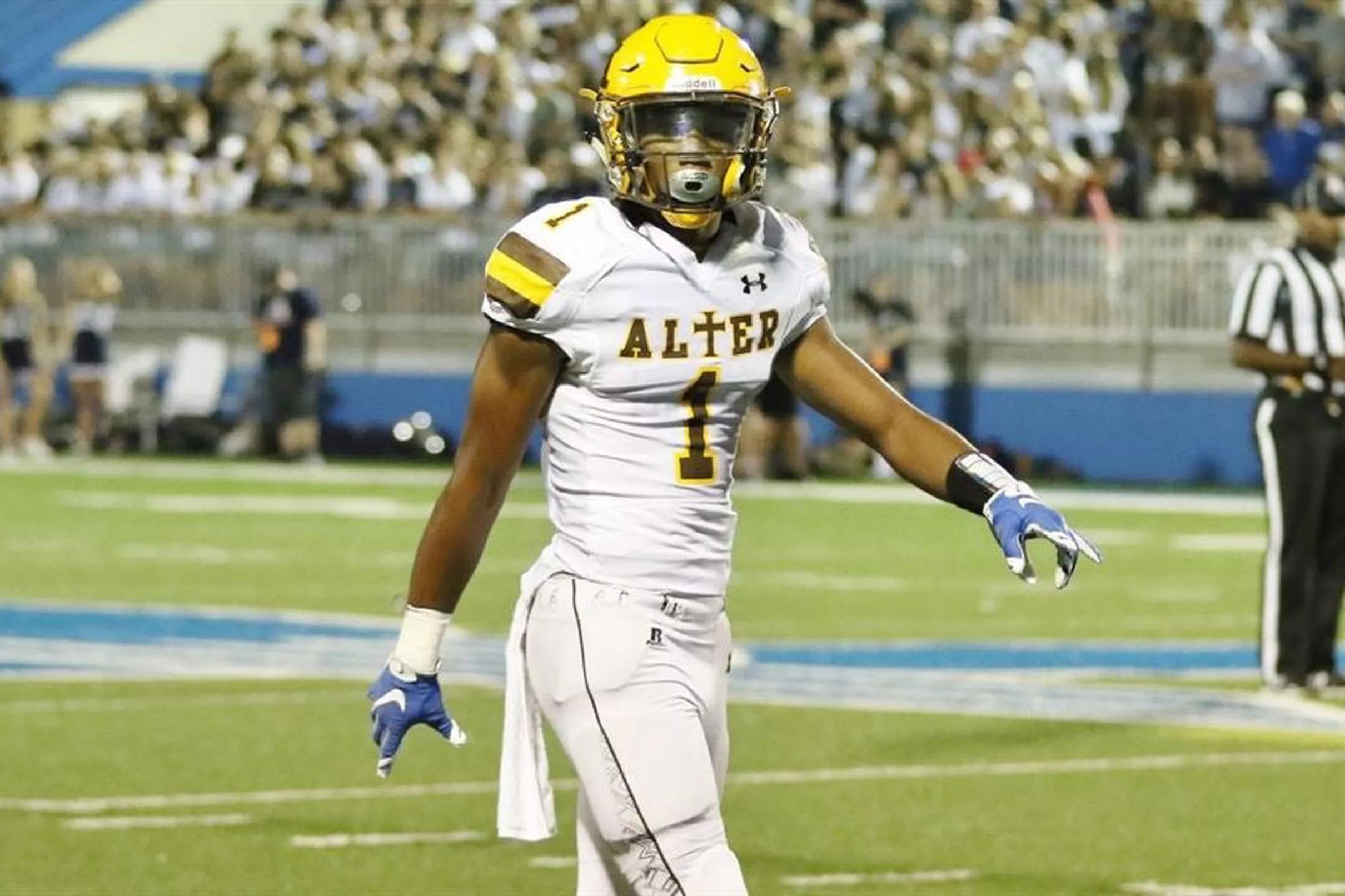 ohio-state-2022-commit-hits-the-recruiting-trail