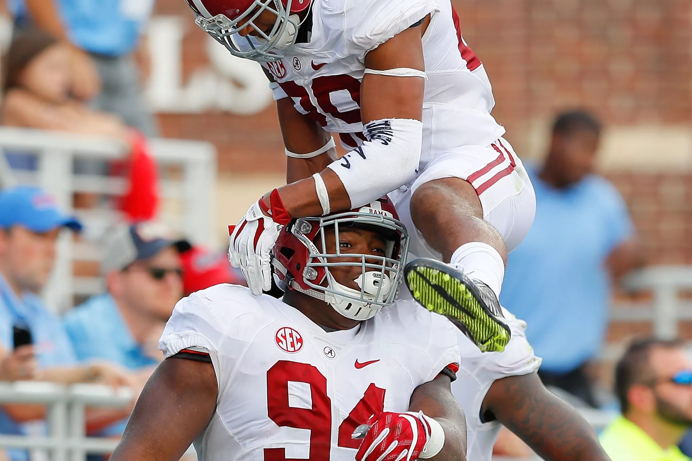 Two Alabama defenders on Chuck Bednarik Award watchlist