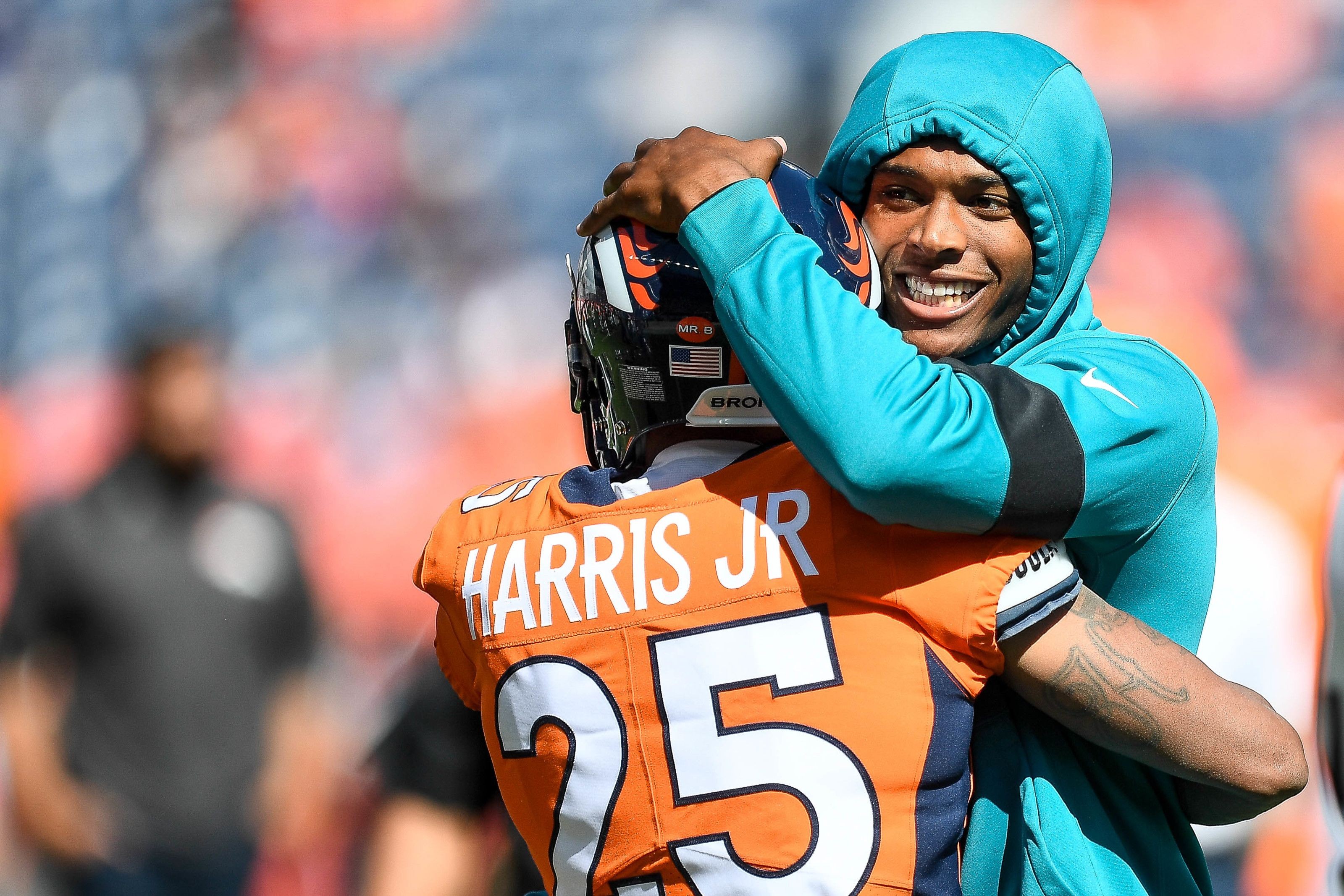 Denver Broncos: Chris Harris Jr. continues to say he wants to stay