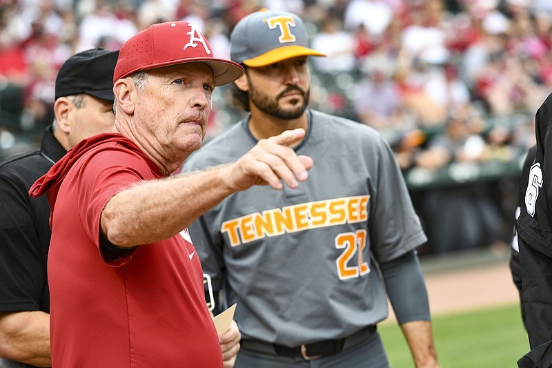 LIVE SCORE UPDATES & ANALYSIS Arkansas baseball vs. Tennessee at