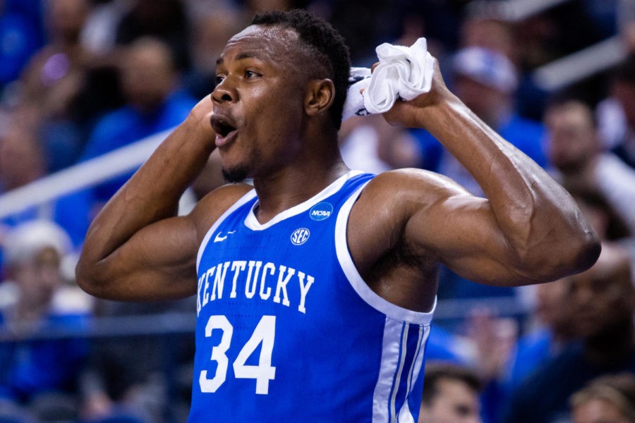 Kentucky Basketball’s Oscar Tshiebwe Signs Two-way Contract With ...