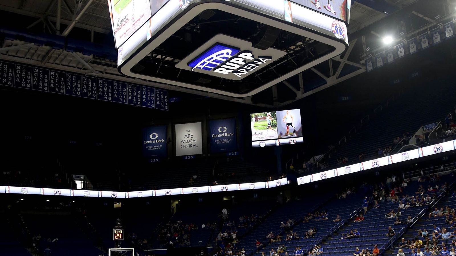 Kentucky fans set record for loudest indoor crowd roar