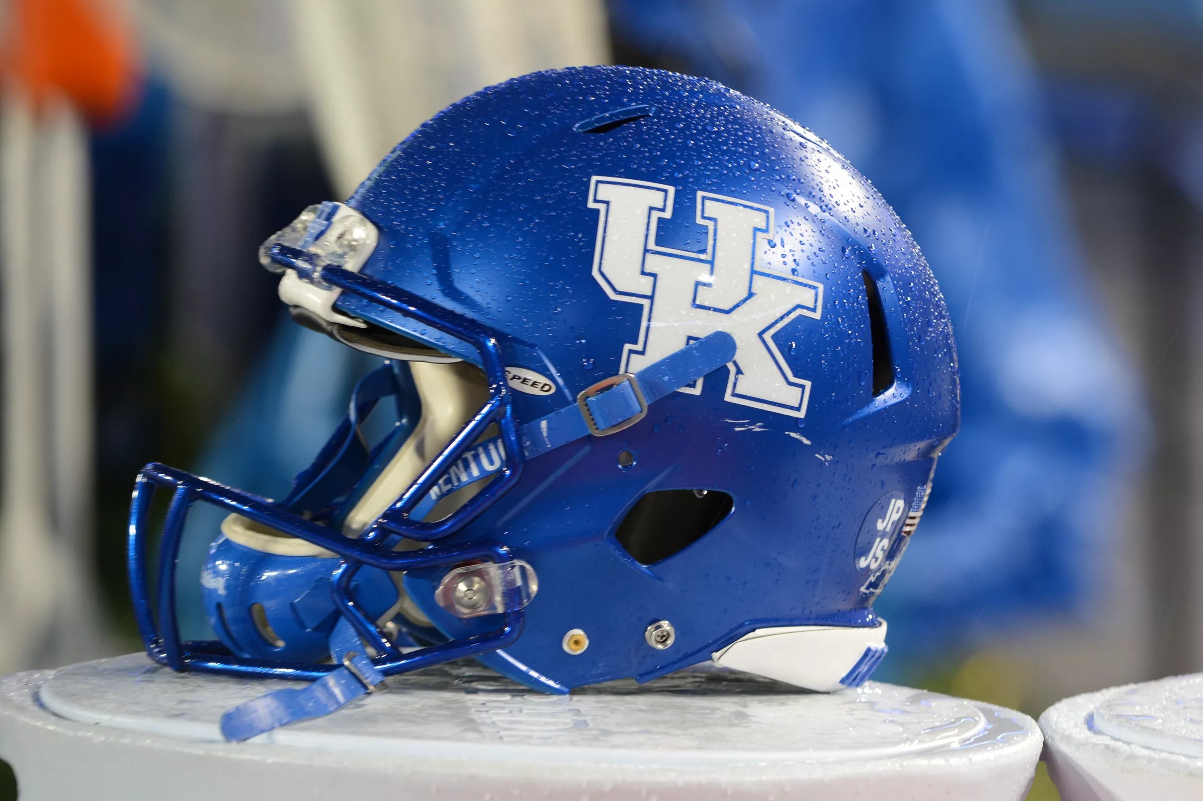 2 major football recruits visit UK for Tennessee game