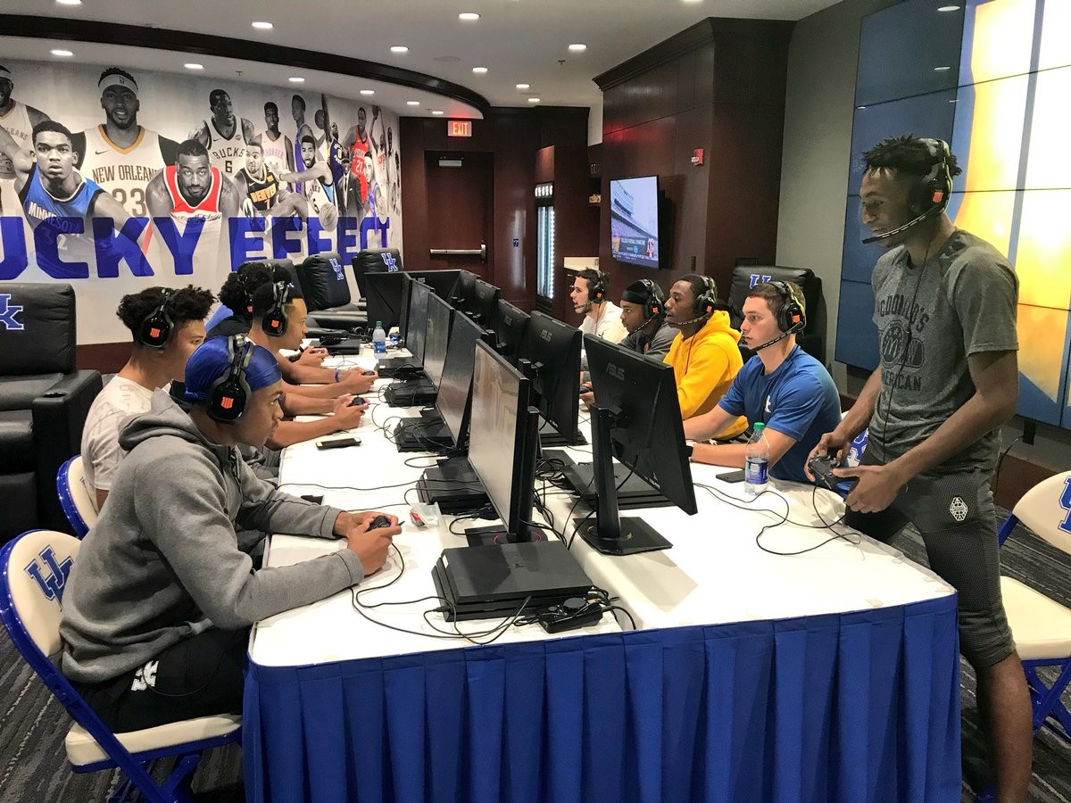 kentucky-basketball-gets-the-night-off-to-play-new-call-of-duty-video-game