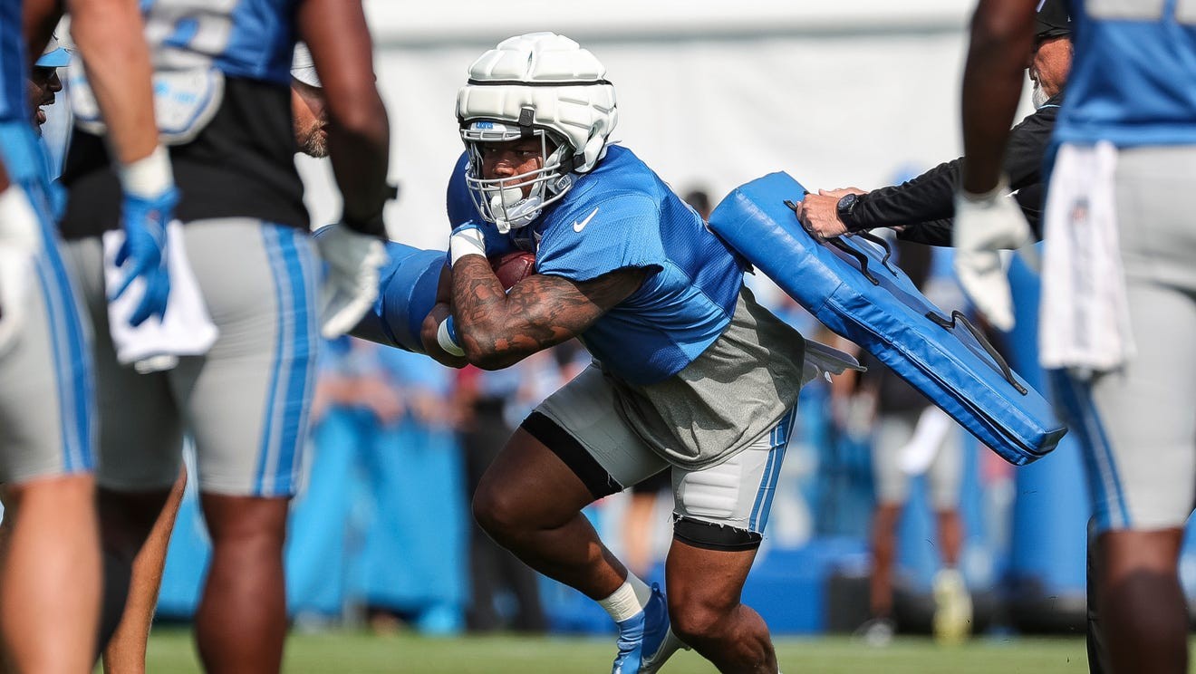 Detroit Lions' Alim McNeill is stronger than most of us. But not