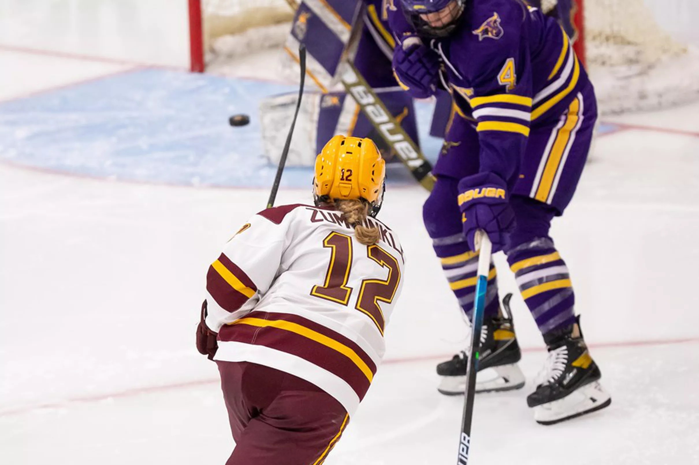 Minnesota Women’s Hockey: #2 Gophers Beat St. Cloud 2-1 in First of a