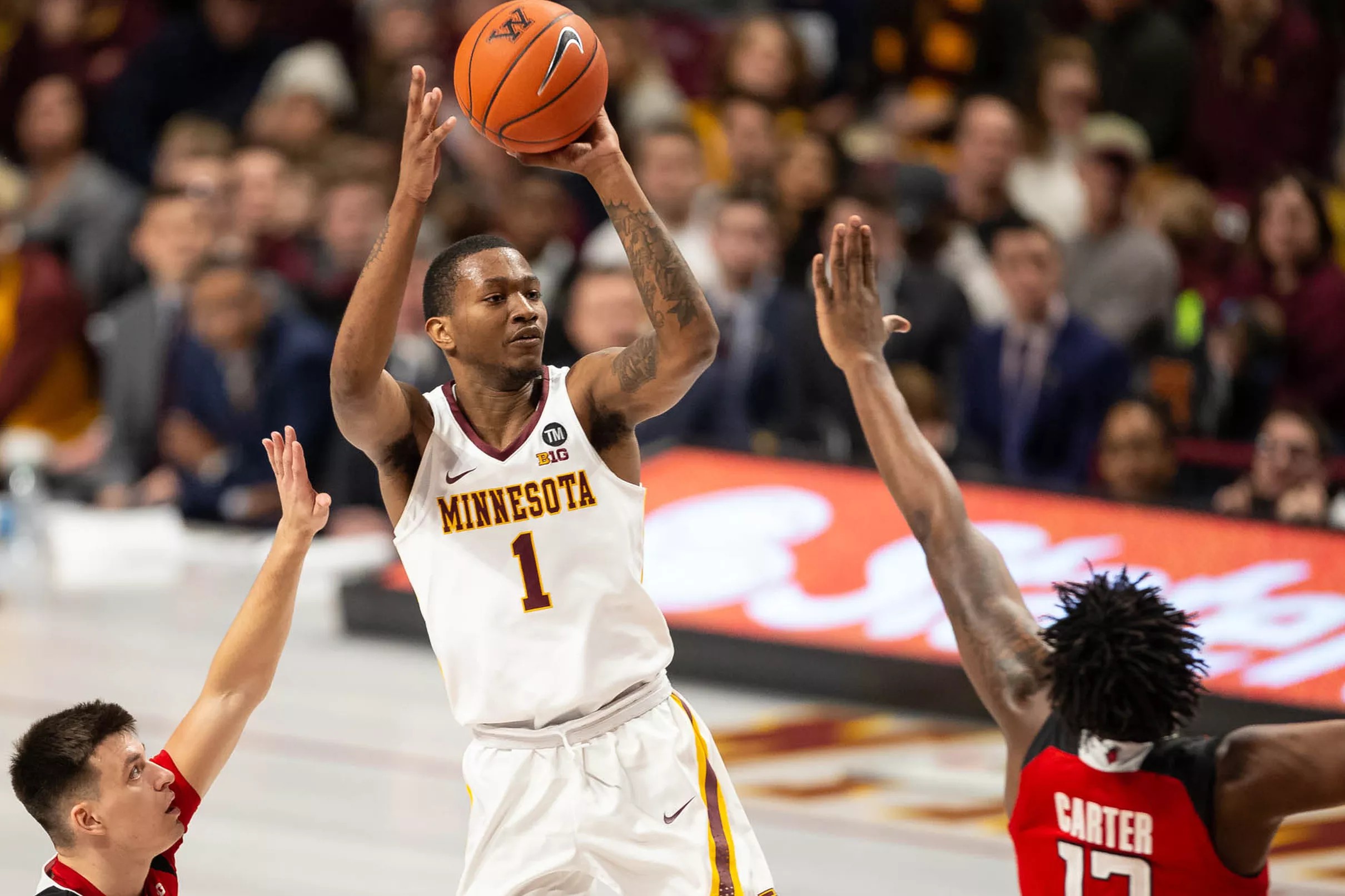 Gopher Basketball Beats Rutgers at Home 8870