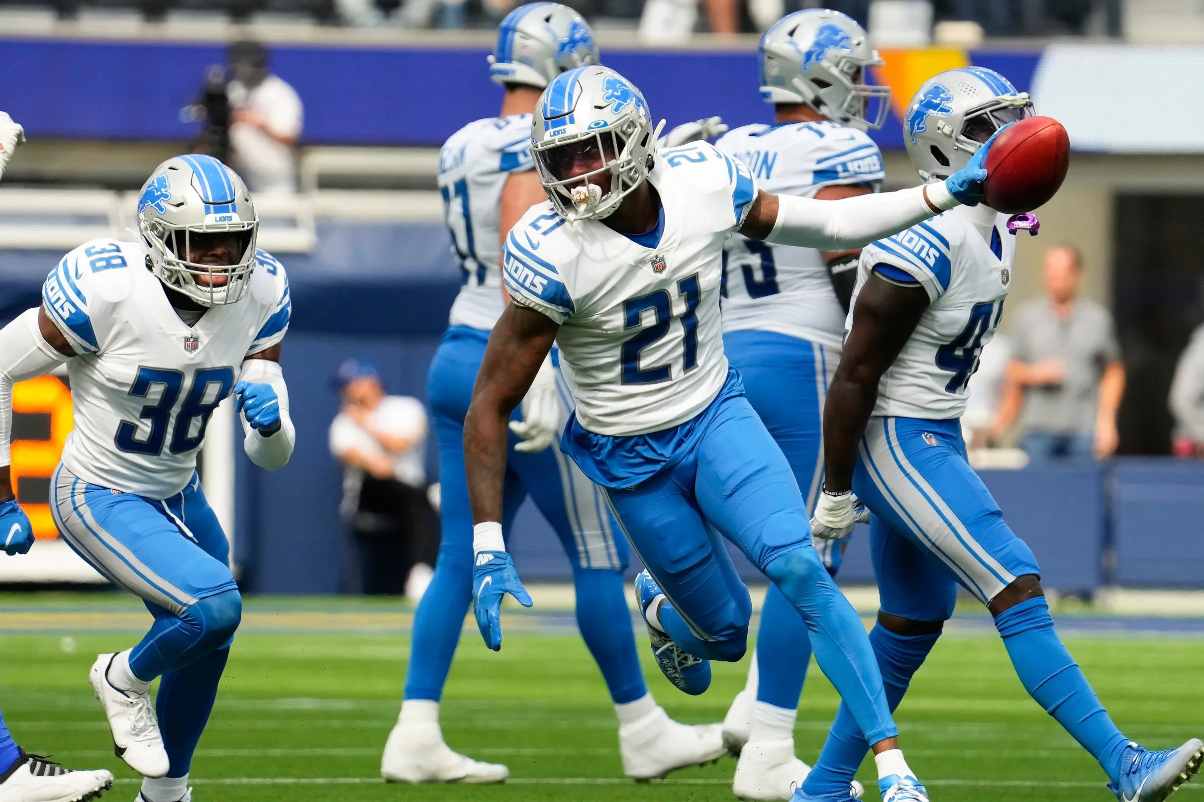 Detroit Lions’ Midseason Superlatives: Who Is The Team’s Defensive MVP?