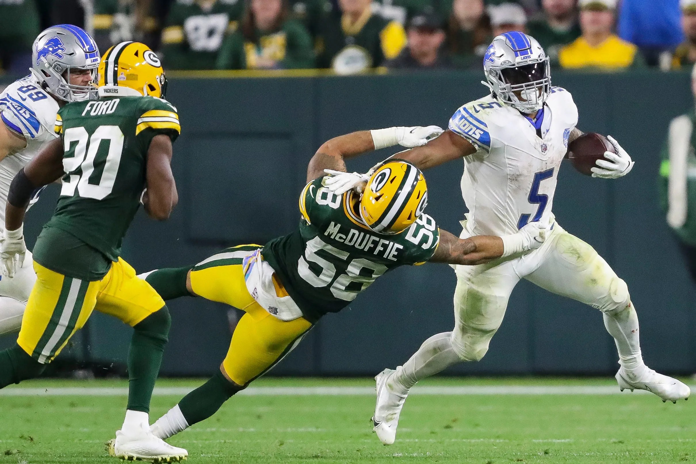 David Montgomery runs wild as Lions beat Packers to take early