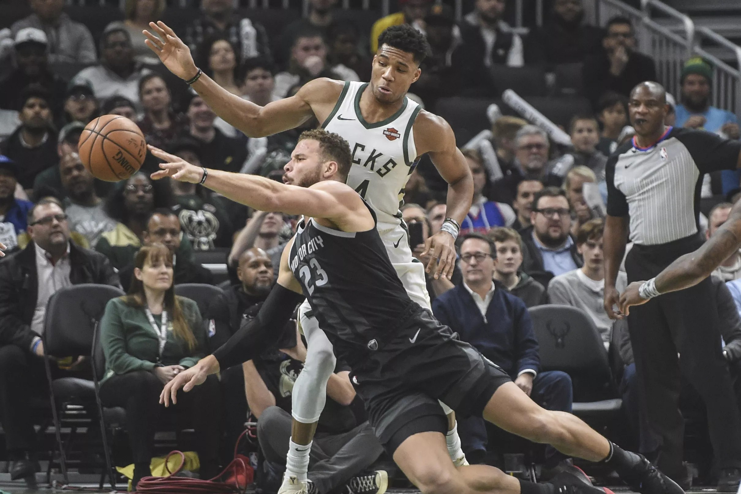 Pistons at Bucks final score Second straight blowout, Pistons fall 11592