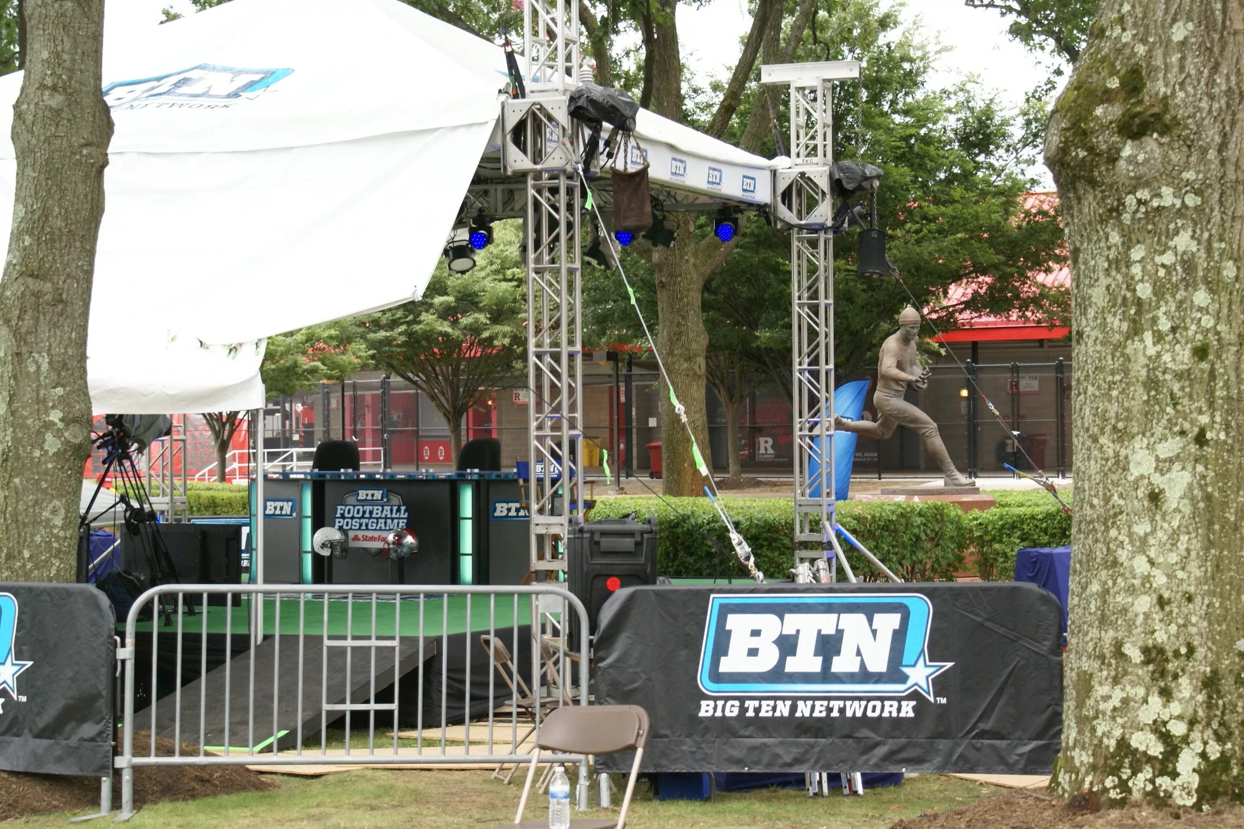 Rutgers Football gets a visit on the BTN bus tour