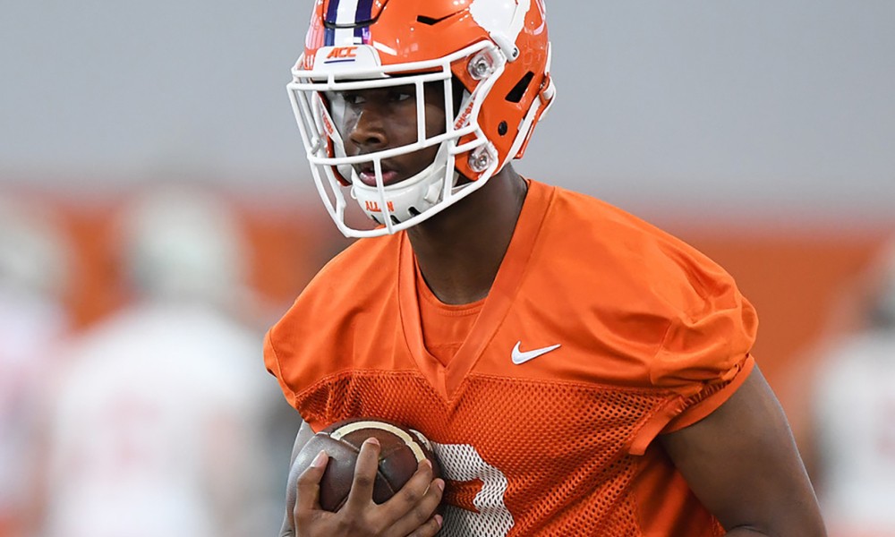 How will new players respond in Orange & White Game?