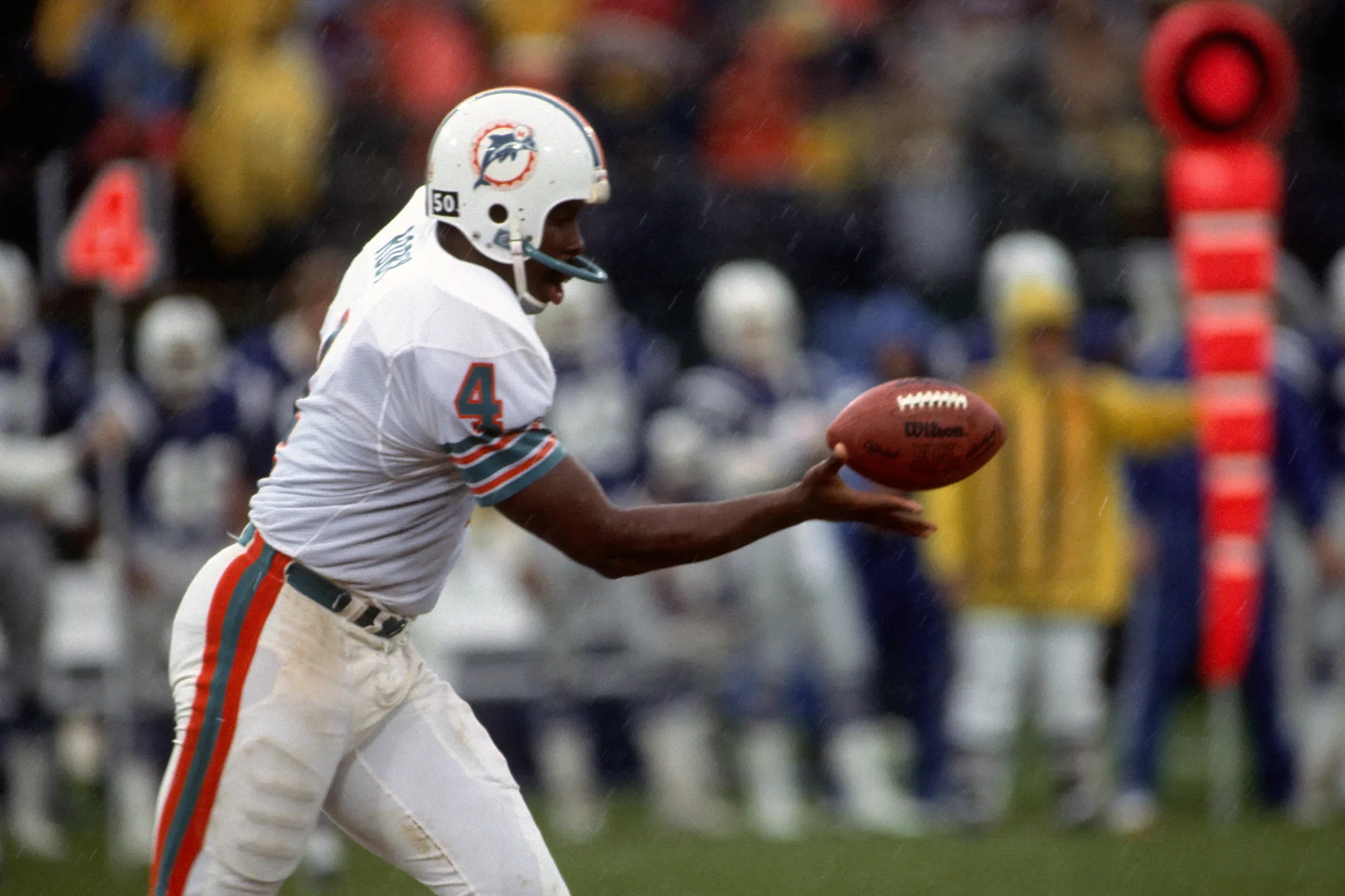 Dolphins punter Thomas Morstead “hopes to continue Reggie Roby’s