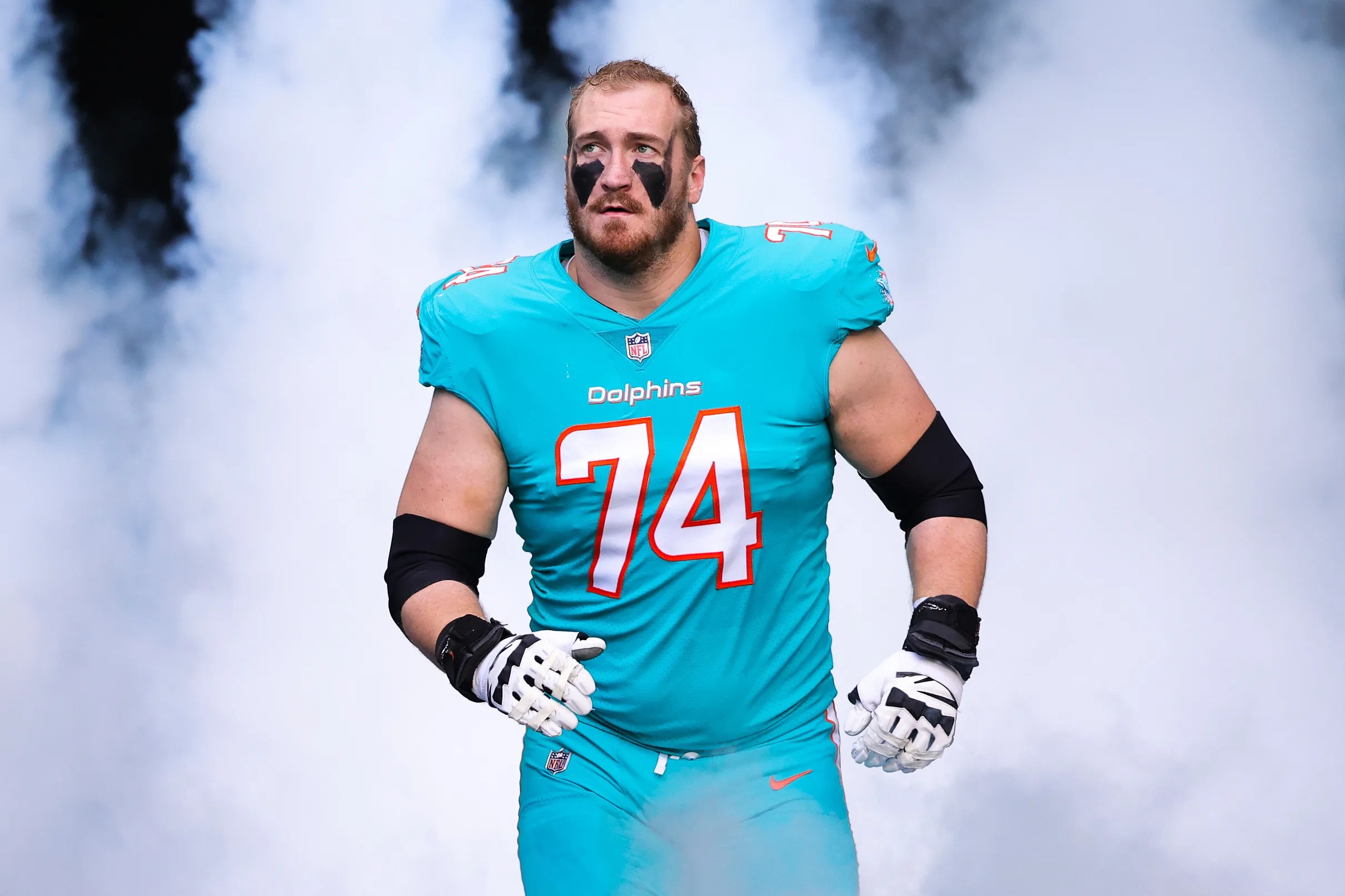 There's a dark-horse candidate for Dolphins' left guard spot — and