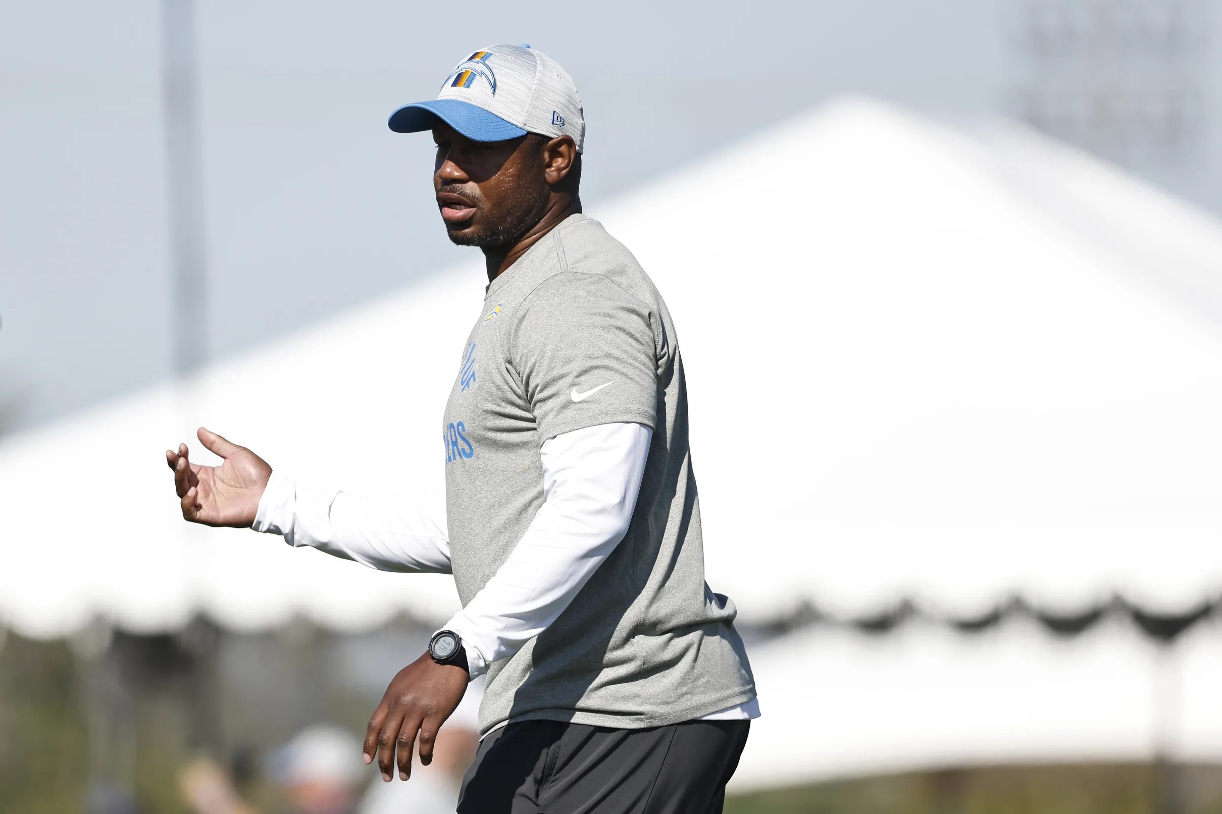 Dolphins hire Renaldo Hill as defensive passgame coordinator