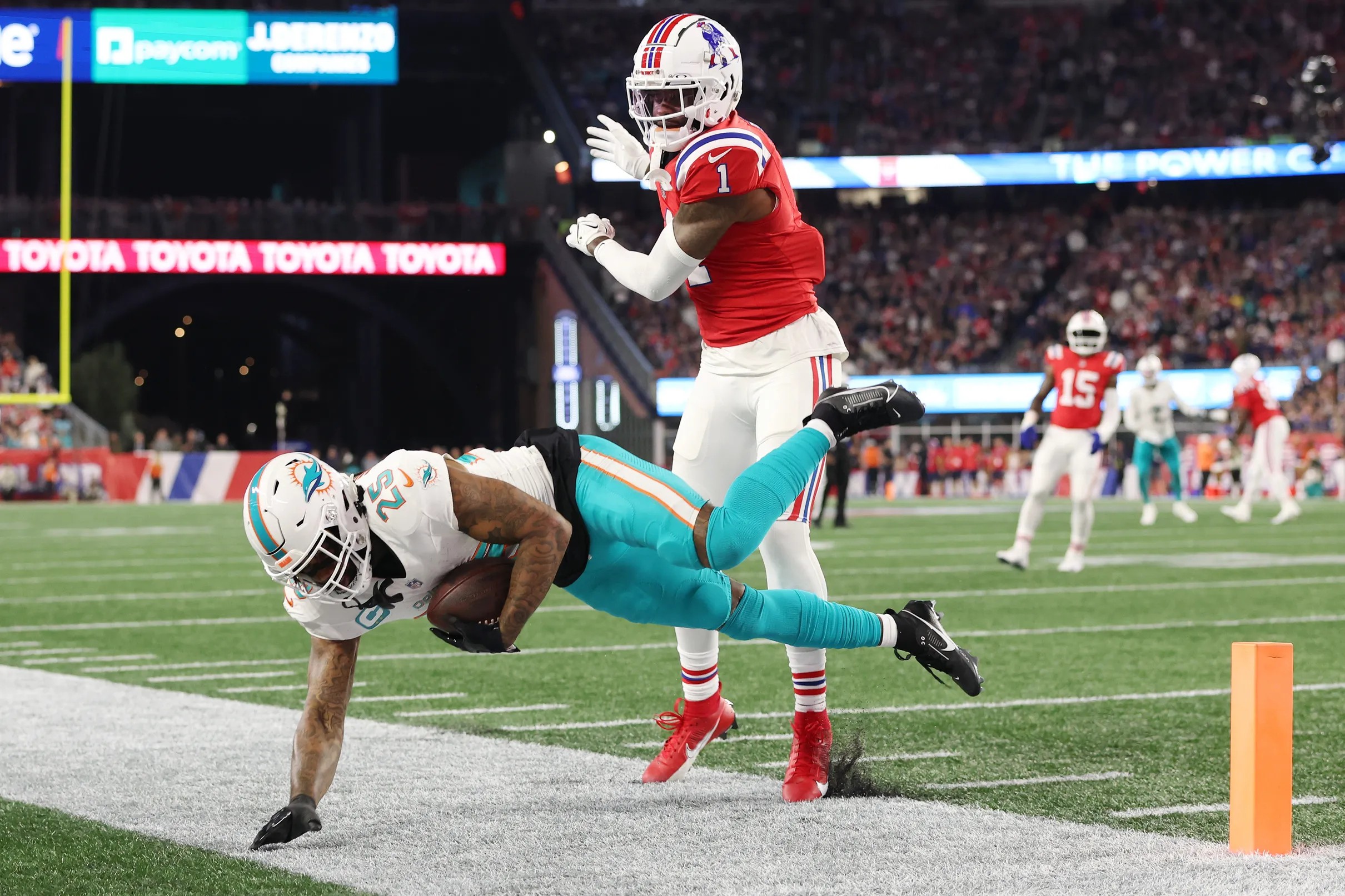 Dolphins cornerback Xavien Howard returns to practice on Saturday