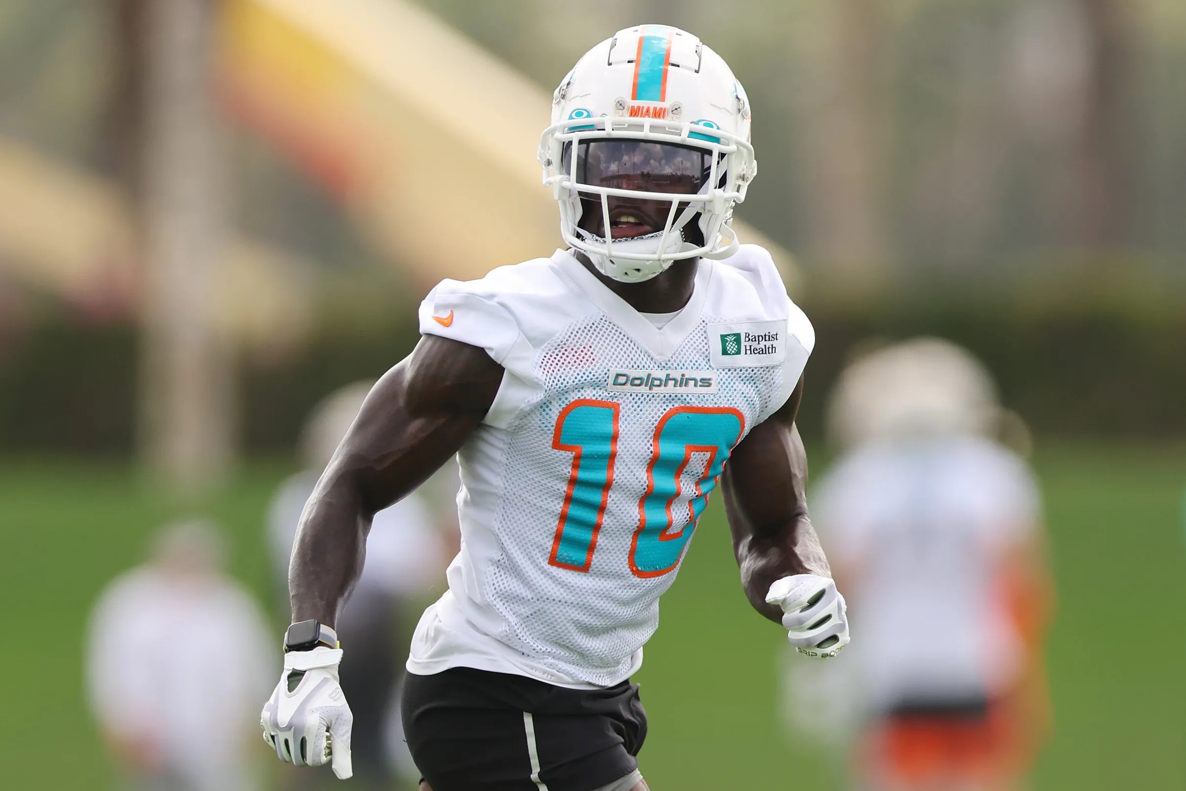 Tyreek Hill says Dolphins have the fastest WR duo of “All Time”; pleads