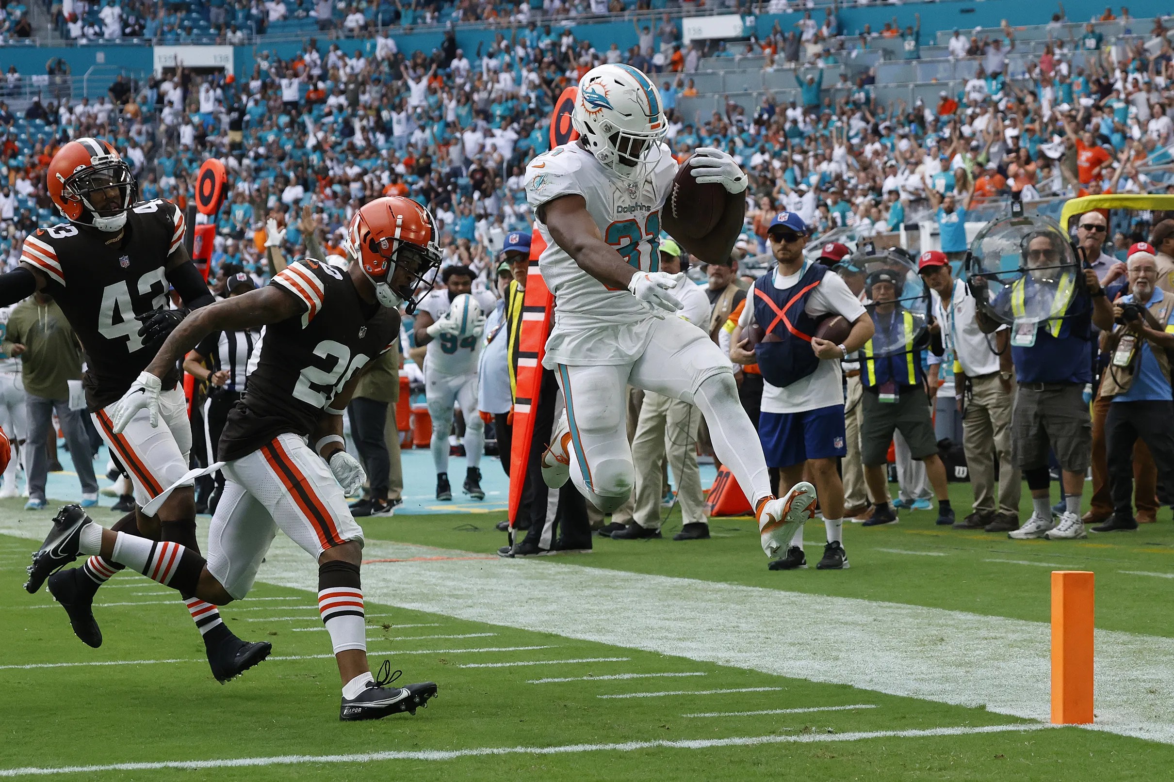 Who Are The Miami Dolphins 2023 Free Agents