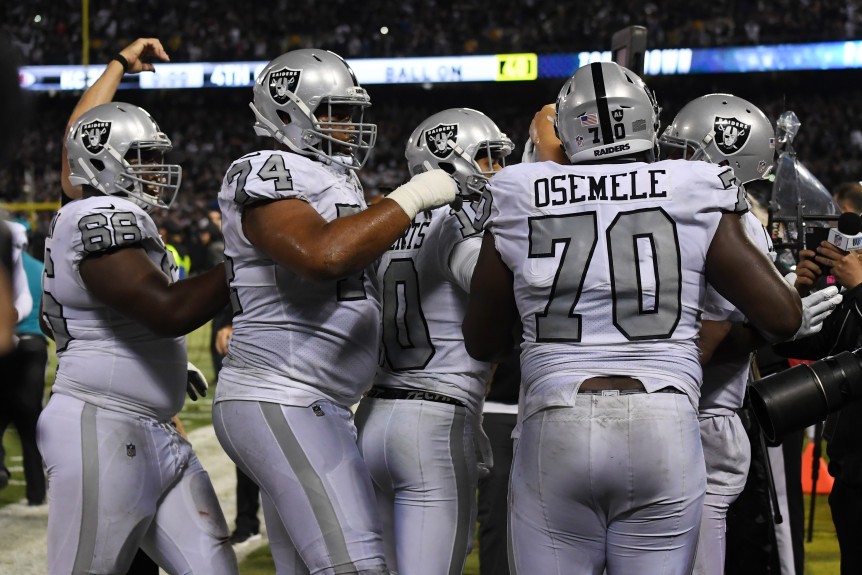 Raiders Score On Final Play To Beat Chiefs