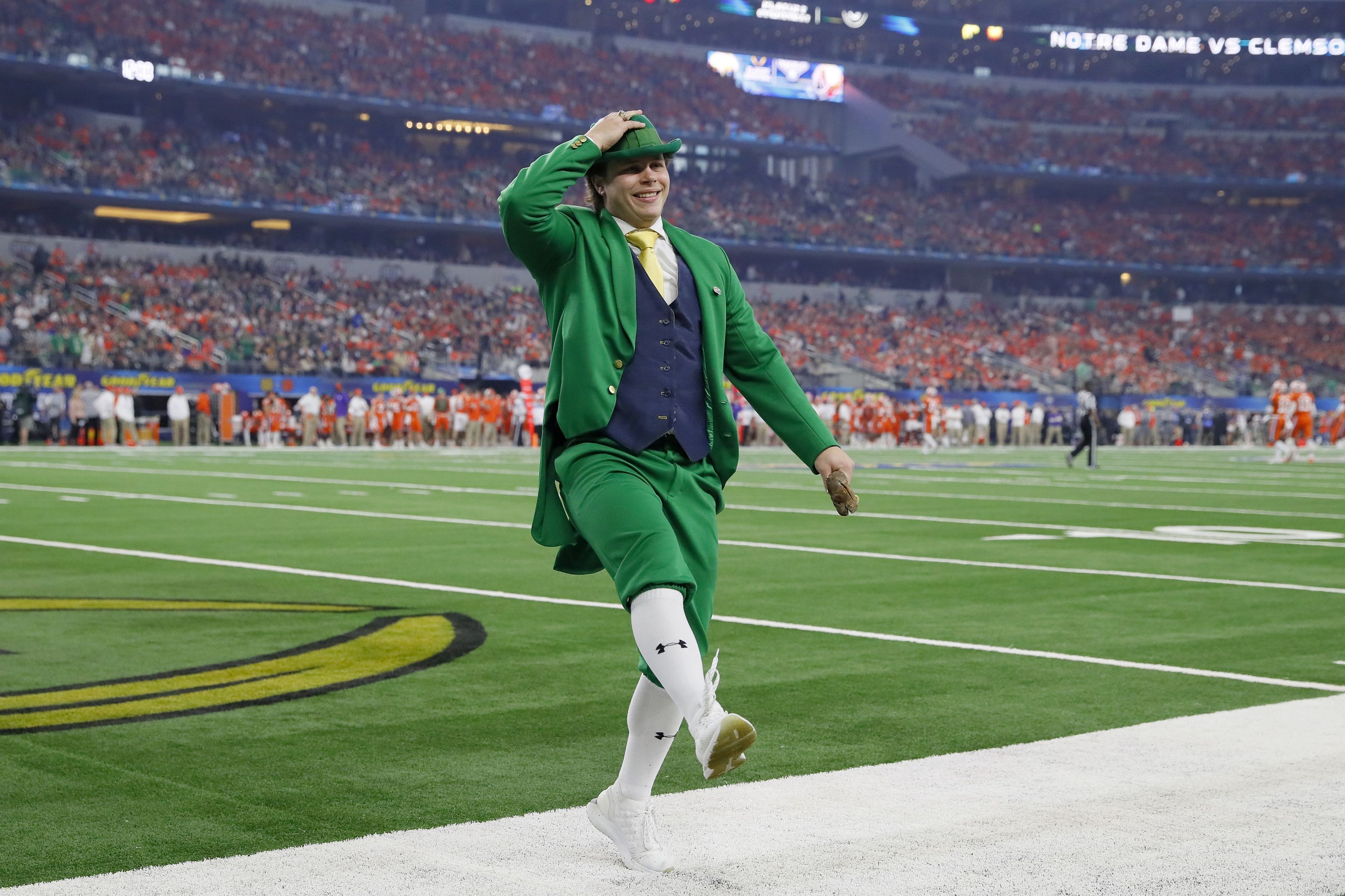 a-history-of-notre-dame-football-s-famous-mascot-the-leprechaun