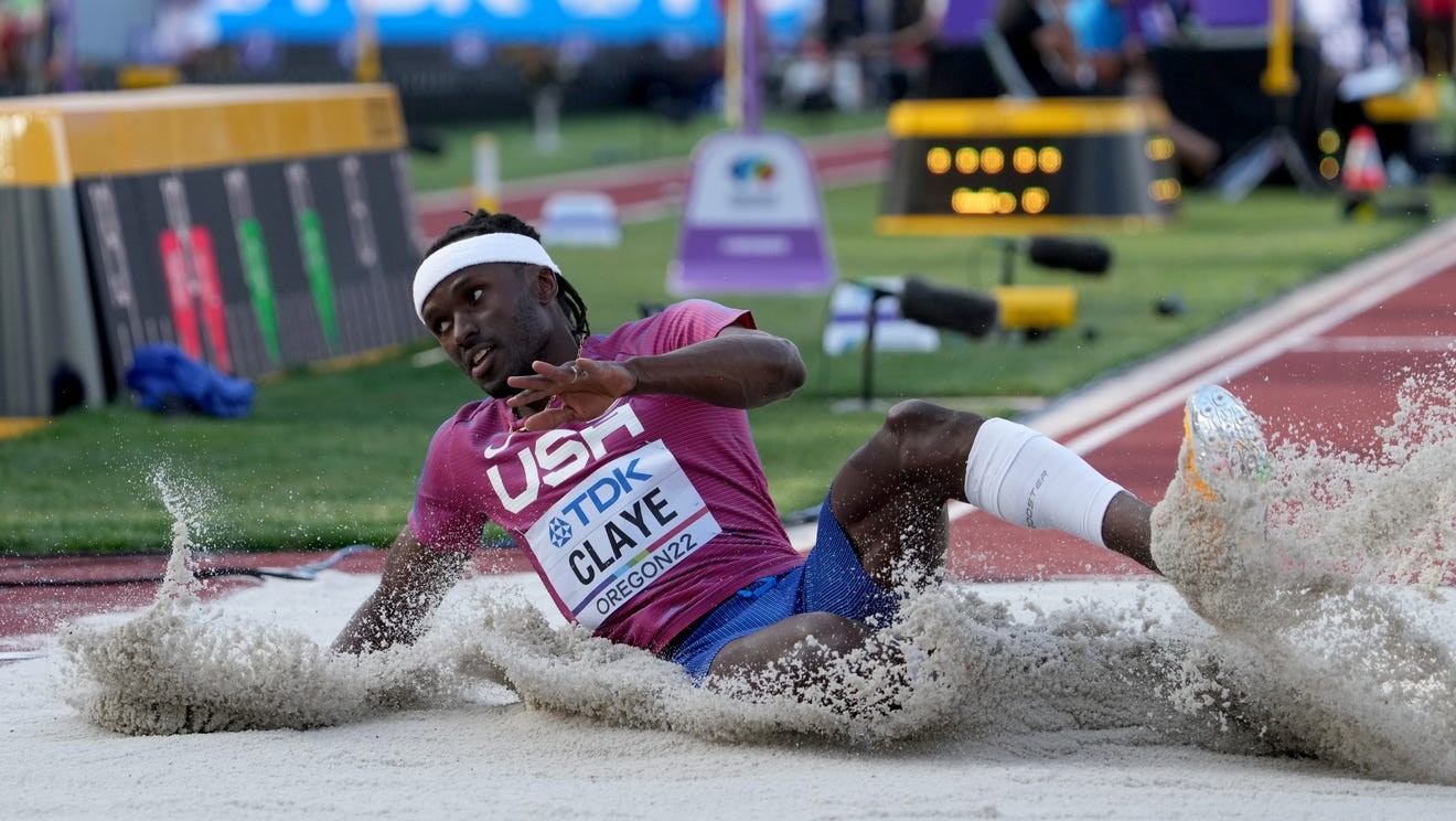 Noah Lyles sets American record to win 200 meter world title, as U.S