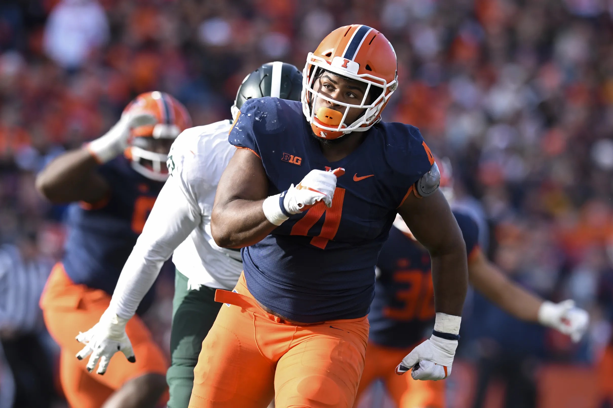 Illinois’ Newton Named Outland Trophy Semifinalist